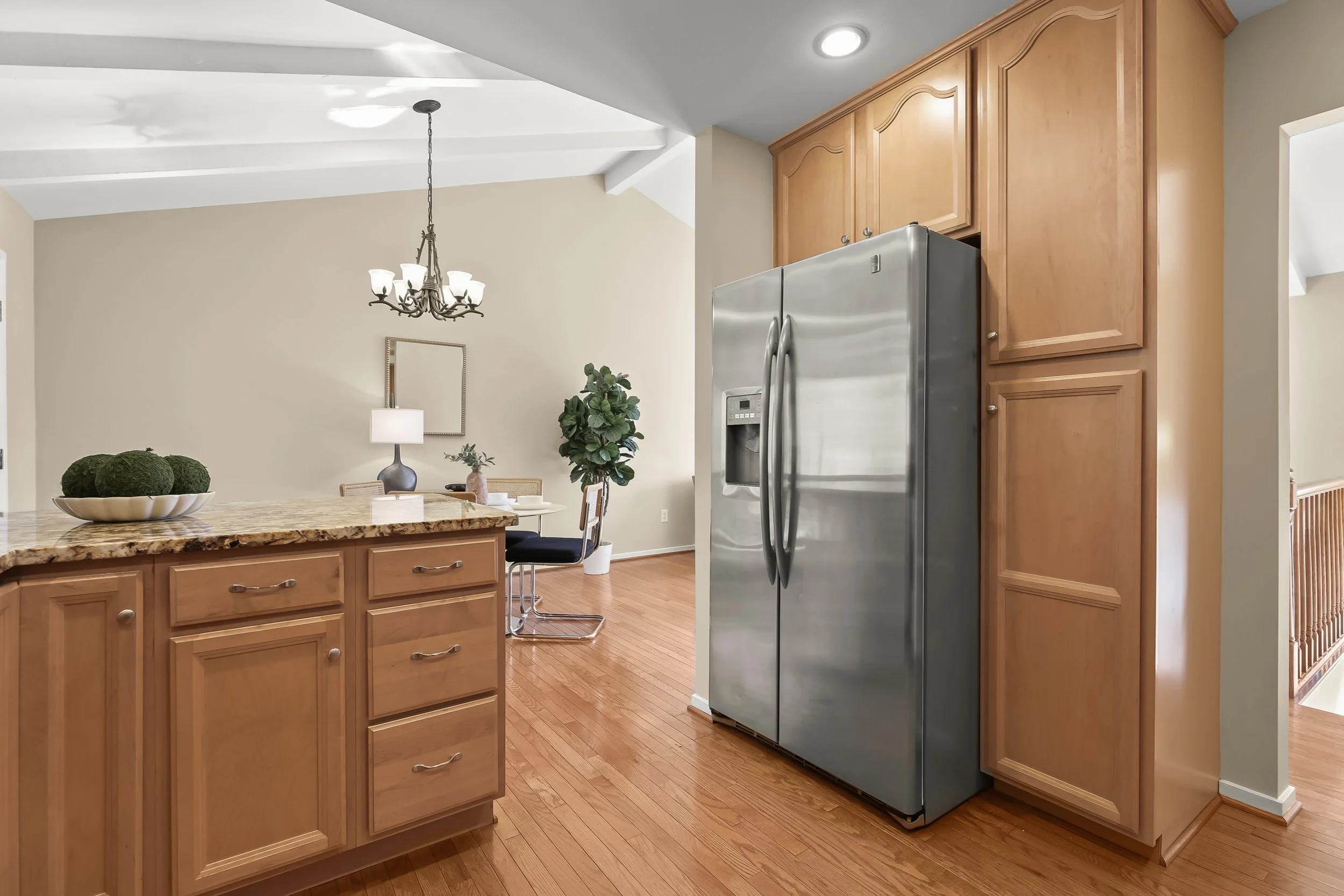 20-Stainless steel appliances.jpg