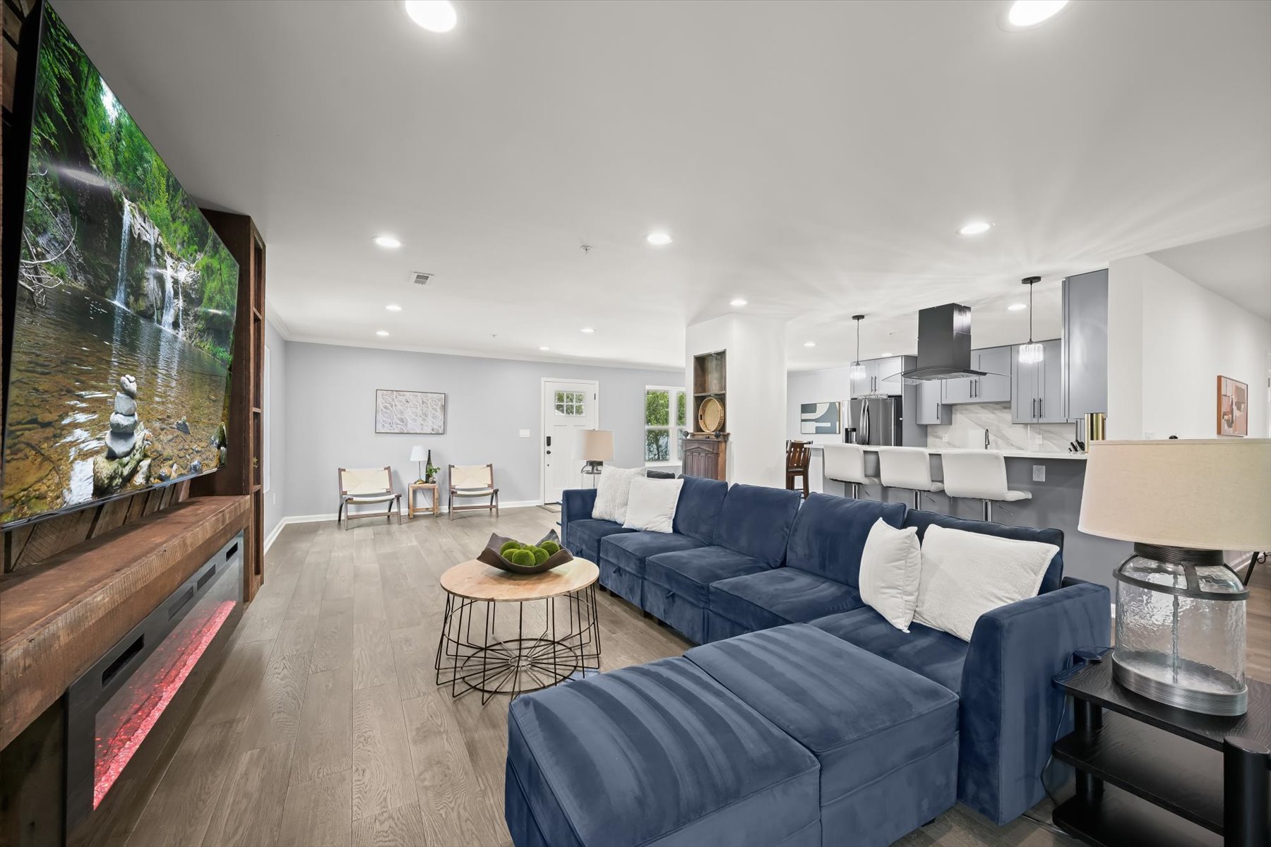 002-Open Floorplan.jpg