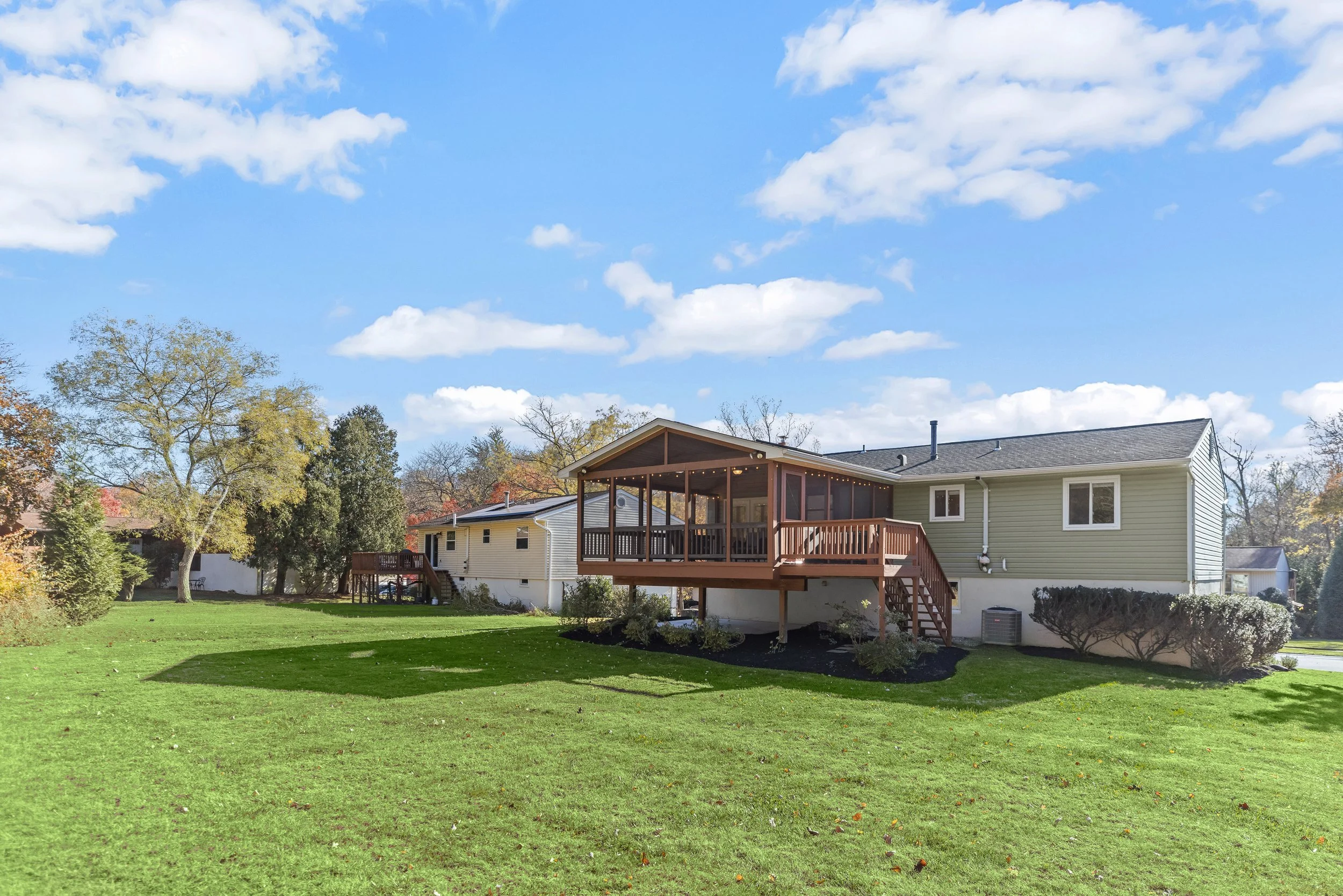 43-Rear exterior.jpg