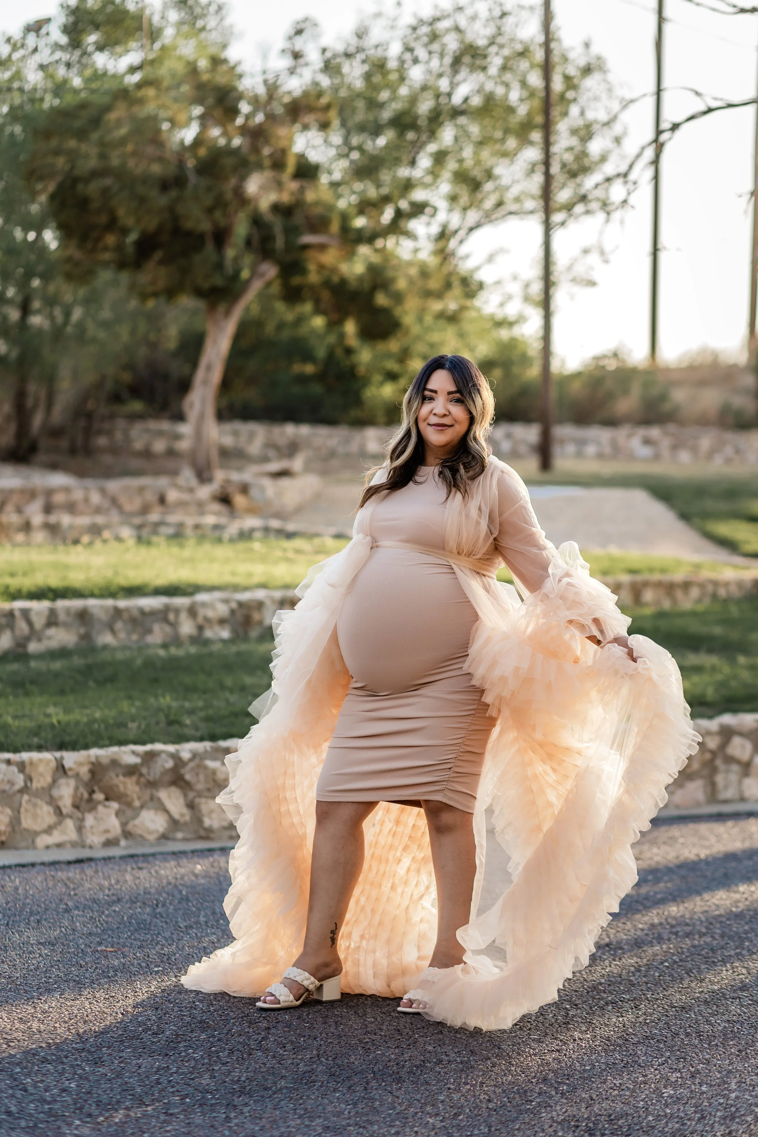 Beige ROBE. Tan dress not included. Medium but can fit Small or Large as well. 