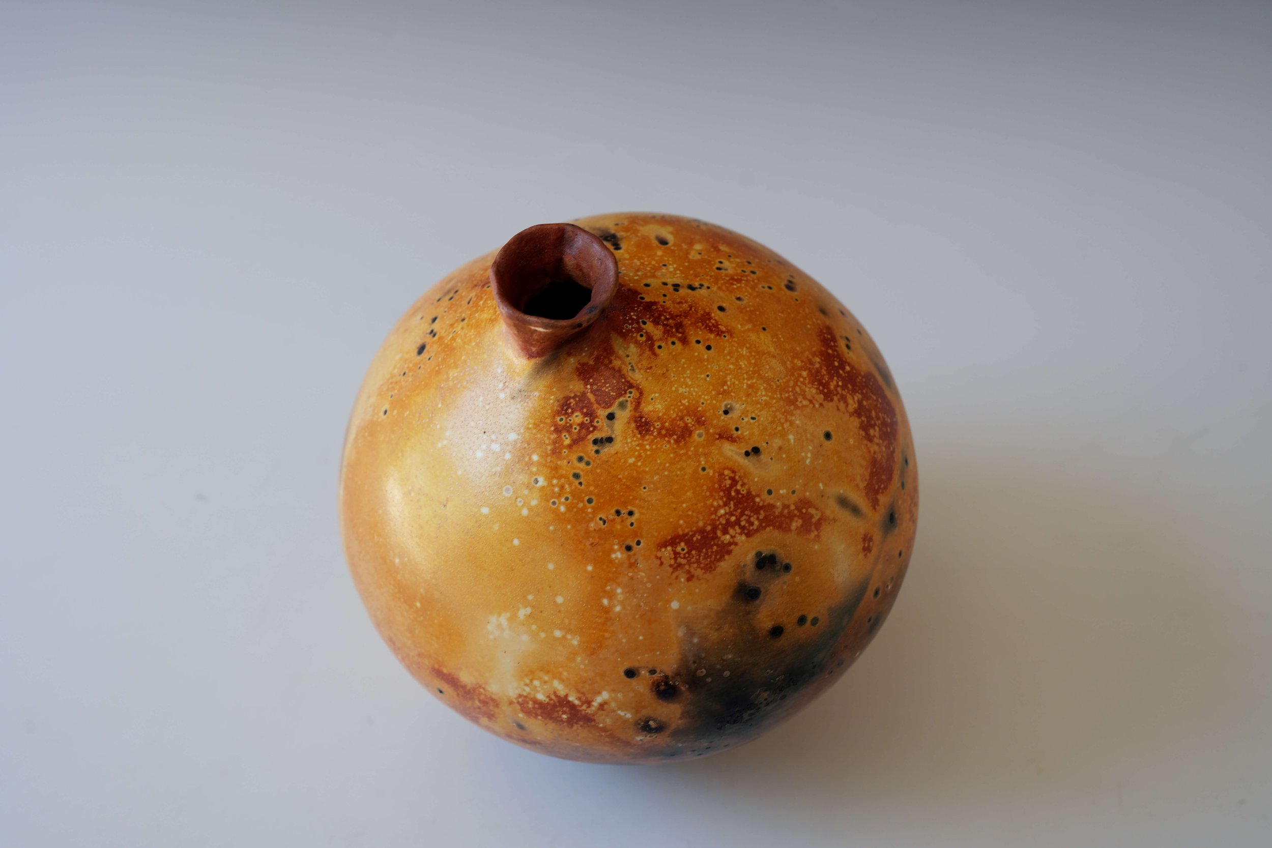round pottery