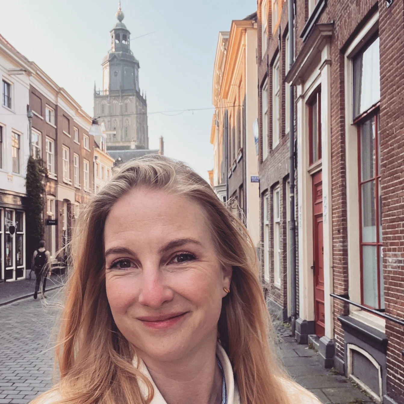 Bye bye Zutphen! De afgelopen maanden rondde ik het vervolg van de Voice Dialogue-opleiding af. Wat begon als een methode die me nieuwsgierig maakte, is nu iets dat ik van binnenuit begrijp en ervaar.

Lang geleden vond ik het al mind-blowing om te o