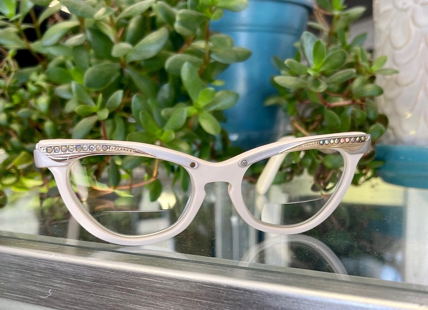 Refurbished and replicated vintage glasses