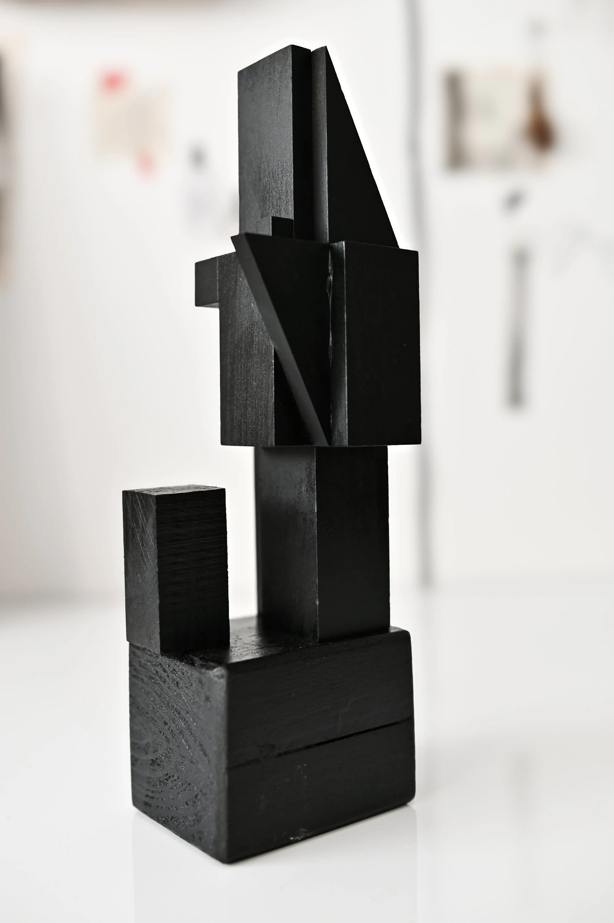agata-rek-modern-minimalist-wood-sculpture-black-2026.jpg00025.jpg