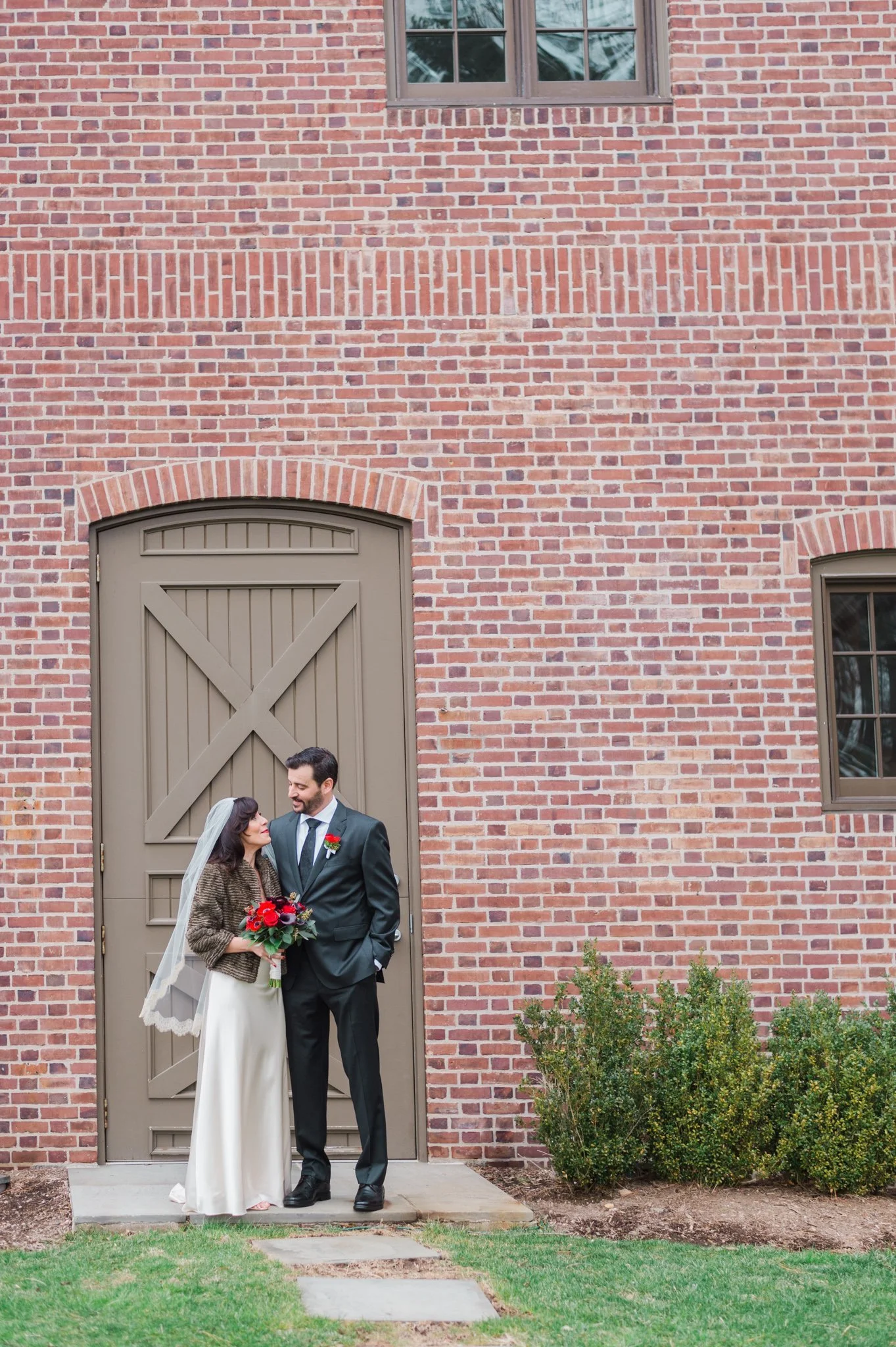  outdoor wedding portraits at ninety acres | ny favorite wedding photo locations in nj and nyc 