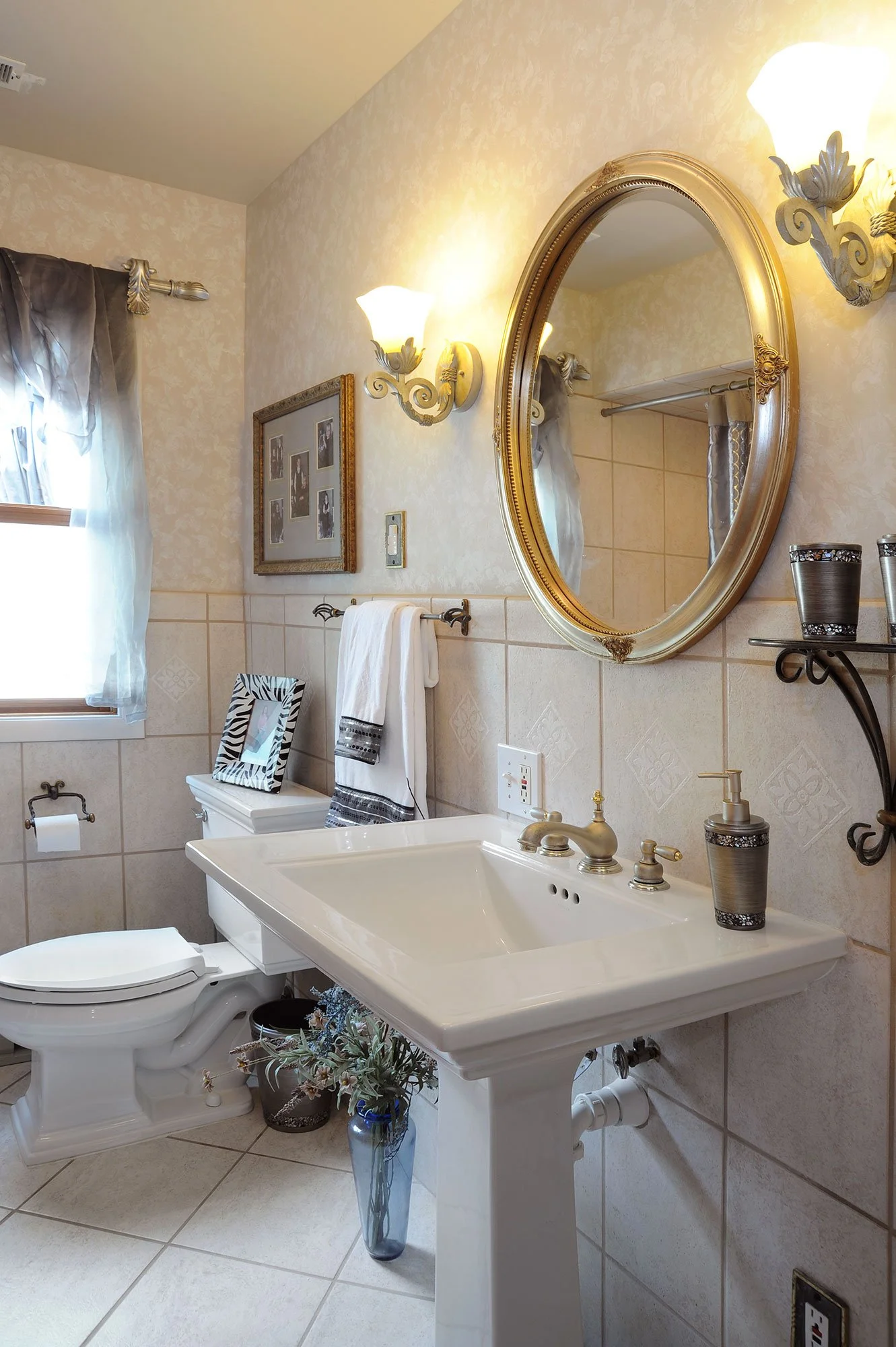 Kircher-Bordenkircher-Hall-Bath_01_web.jpg