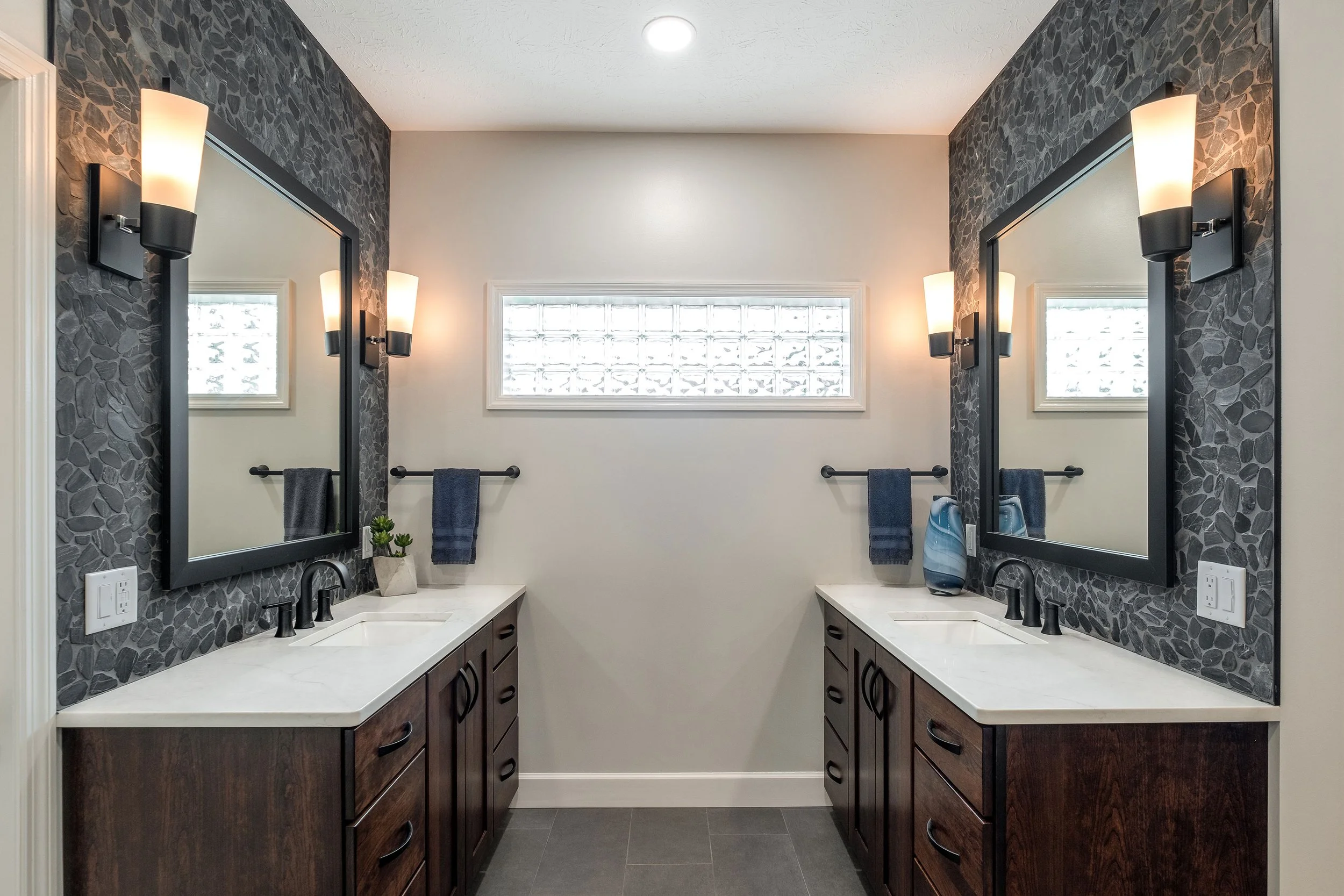 Kircher-Bromley-Master-Bath-2-web.jpg