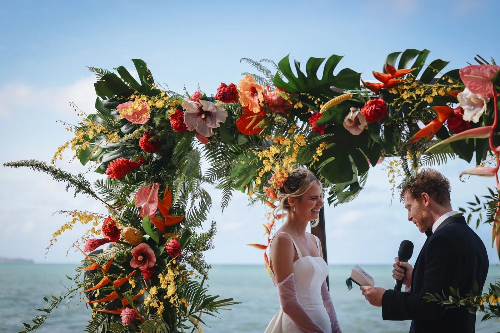 Newlyweds exchange vows in Hawaii wedding ceremony