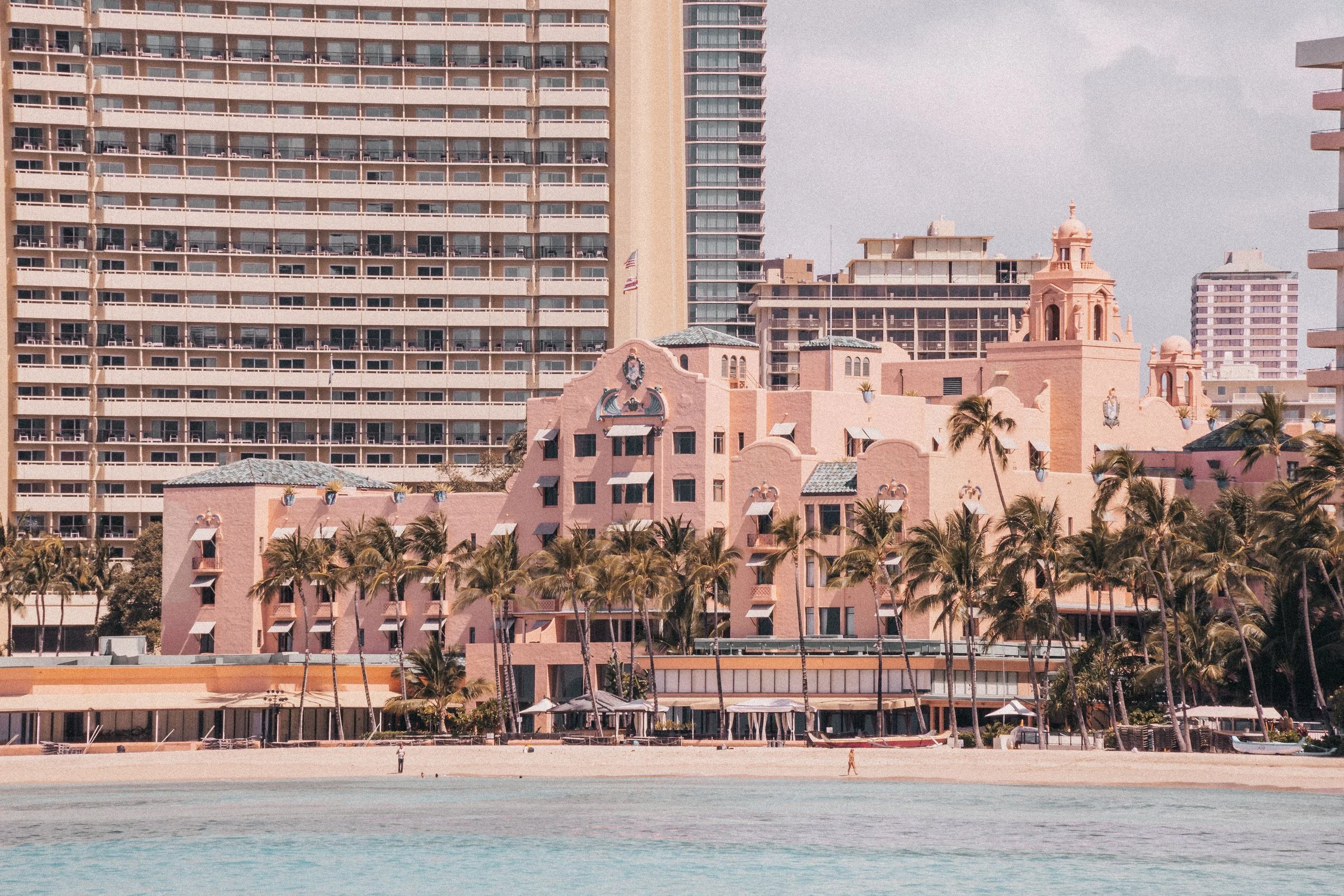 Royal Hawaiian wedding venue on Waikiki Beach