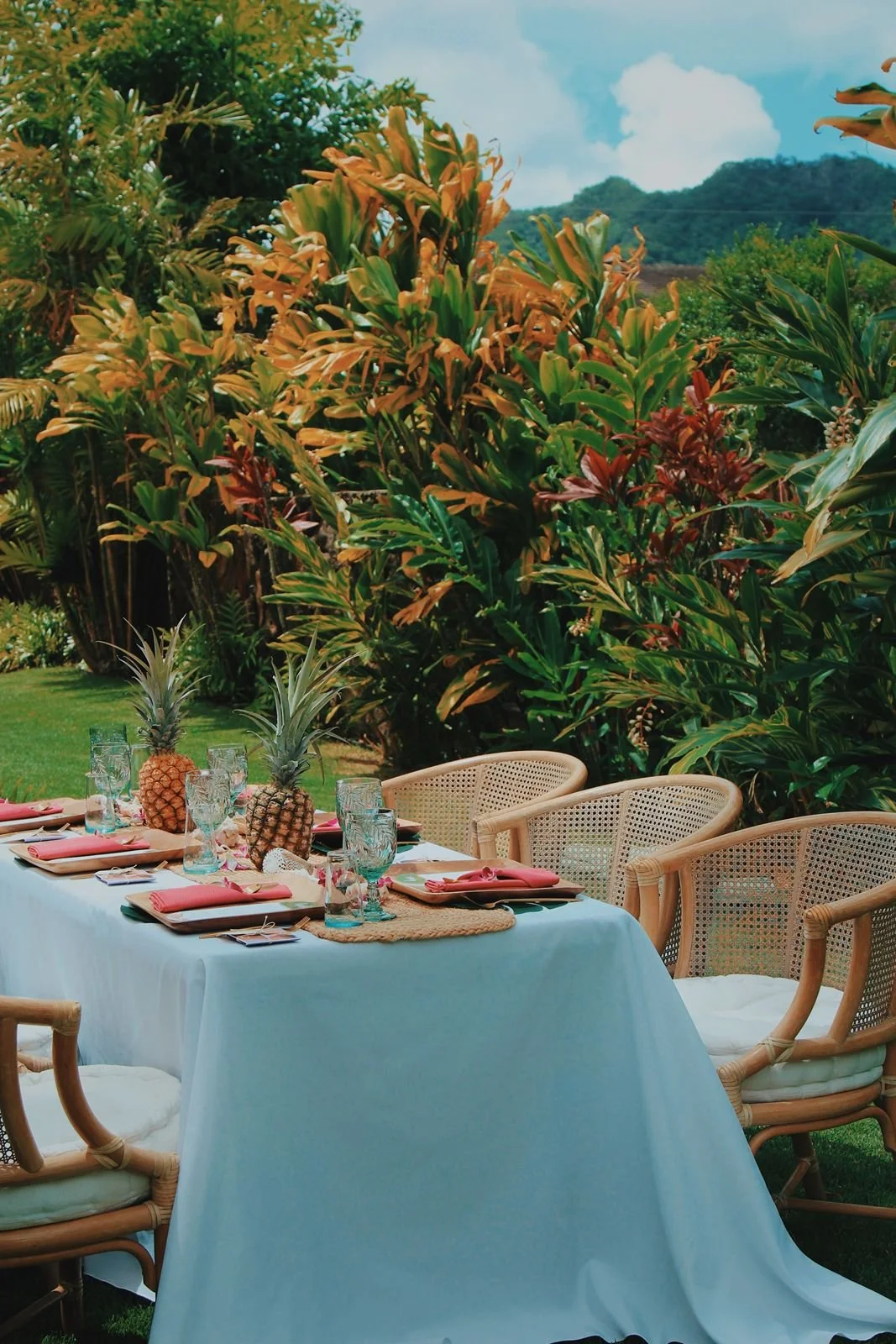 Tropical wedding reception in Hawaii
