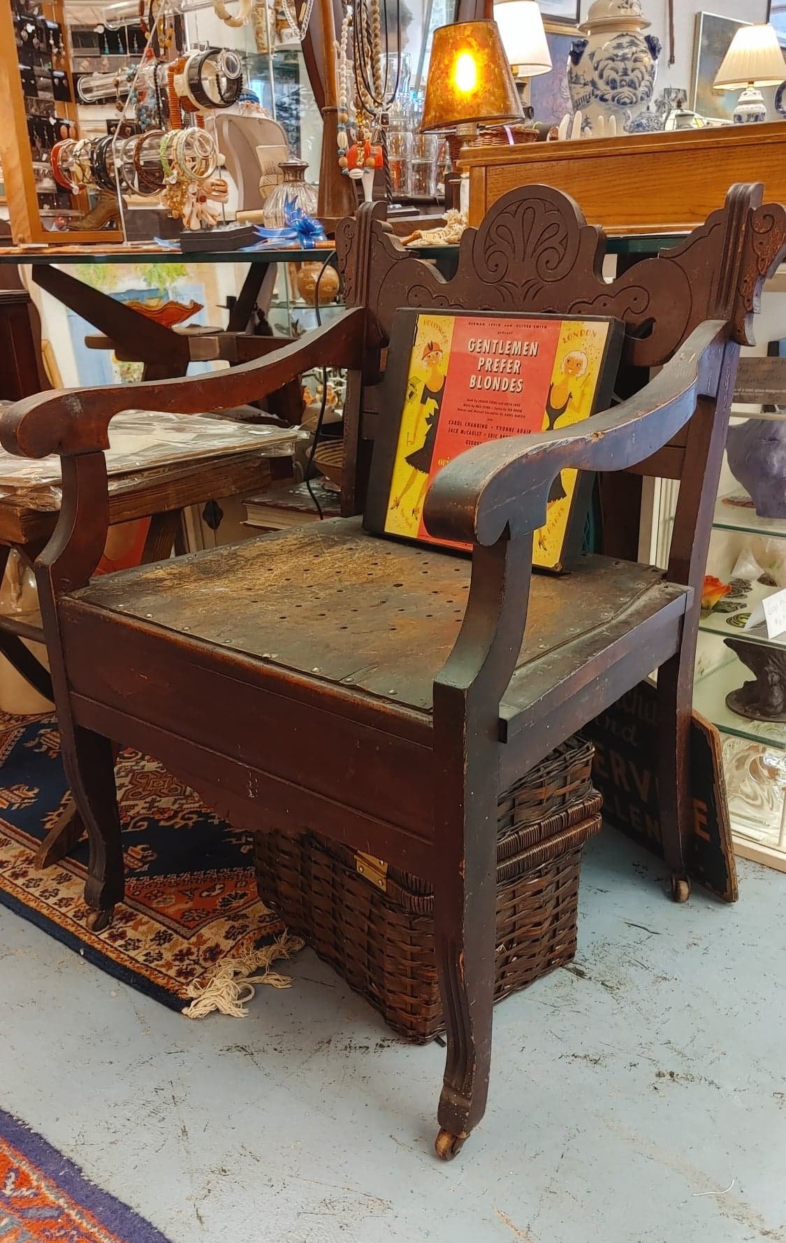 Furniture1.jpg