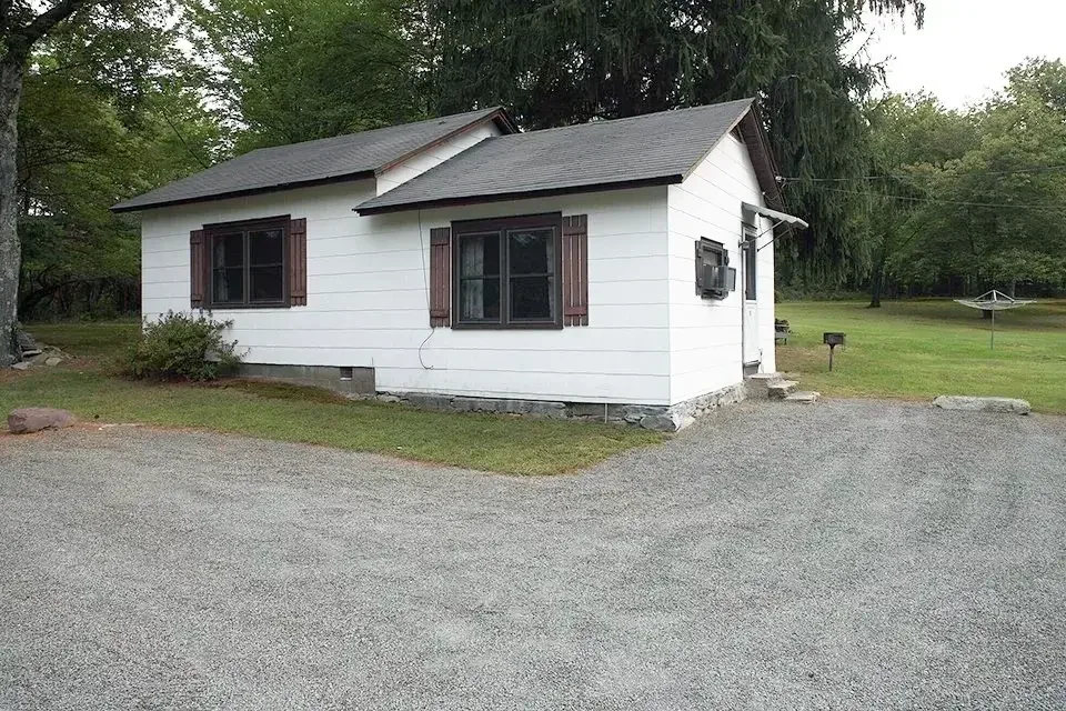 Seasonal Cottage 18 Front View