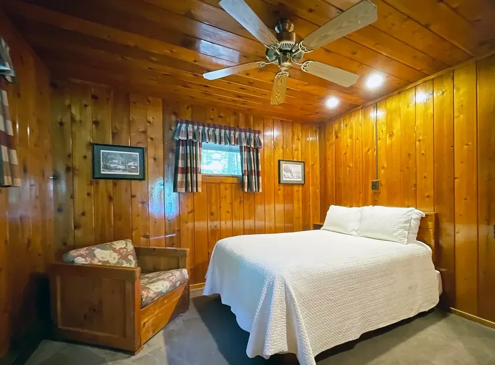 Lakeview Cottage #35 – Bedroom Three