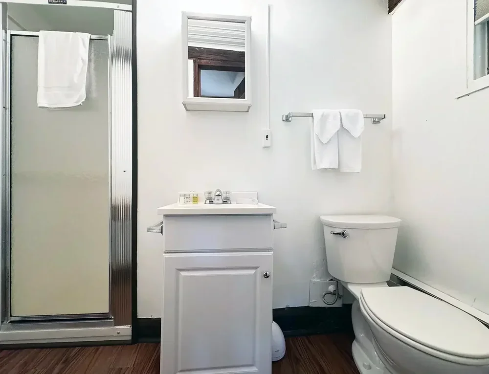 Seasonal Apartment 21 Bathroom