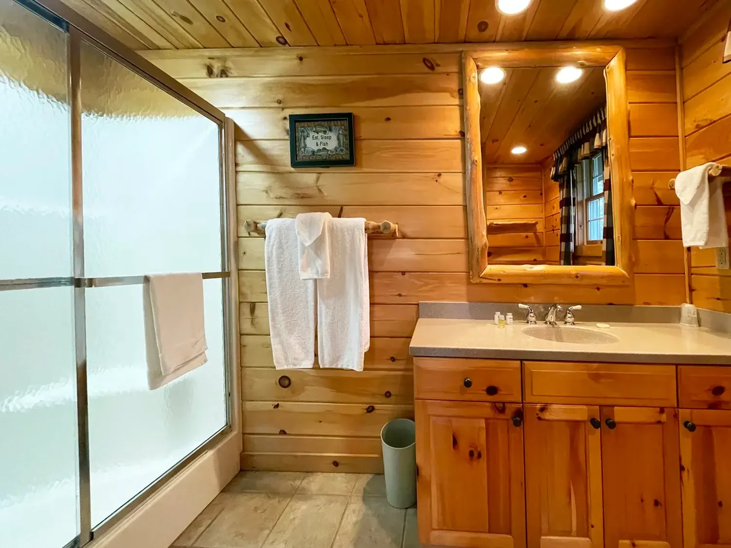 64bathroom2.webp