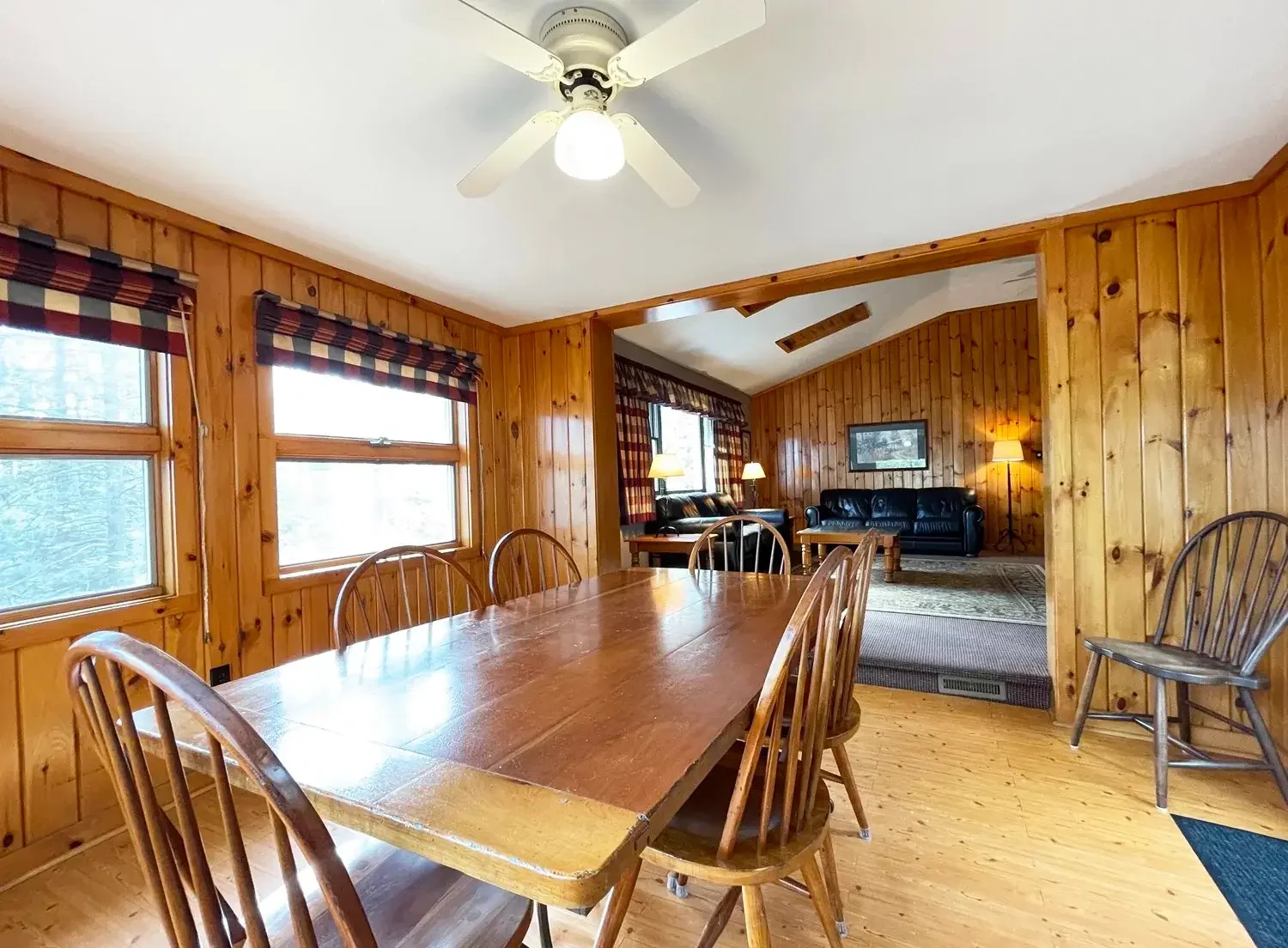 42diningroom.webp