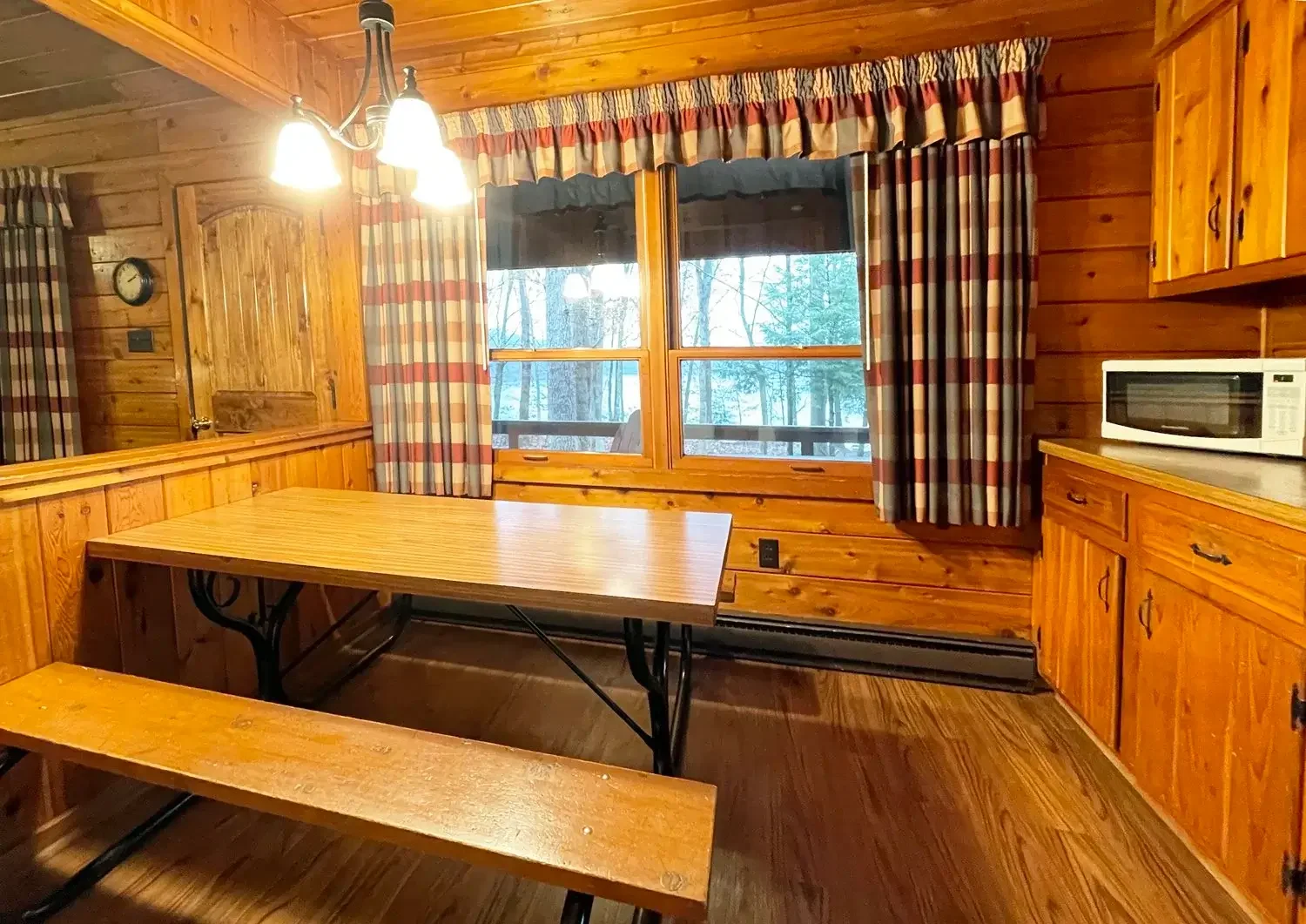 37diningroom.webp