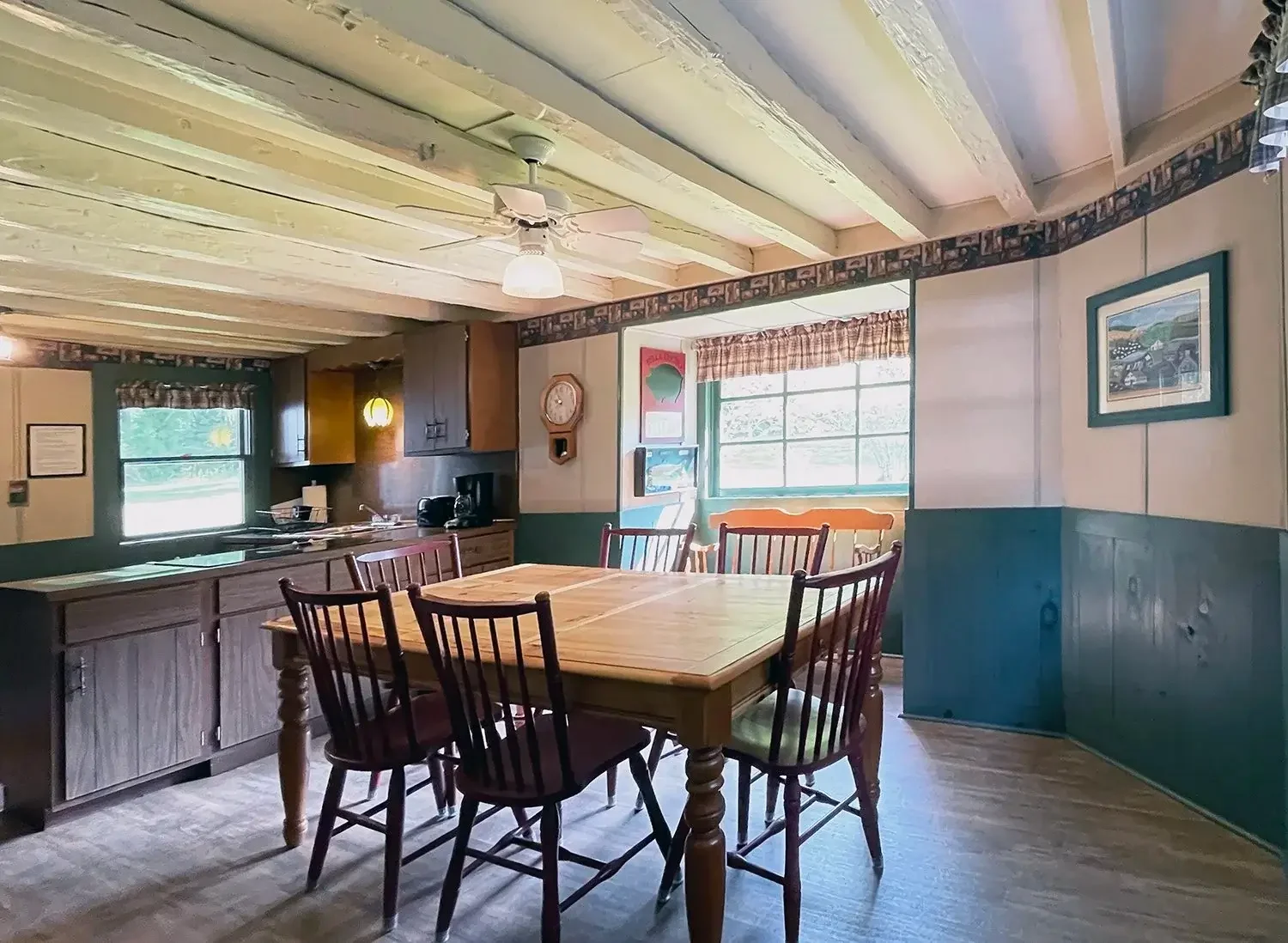 17diningroomn.webp