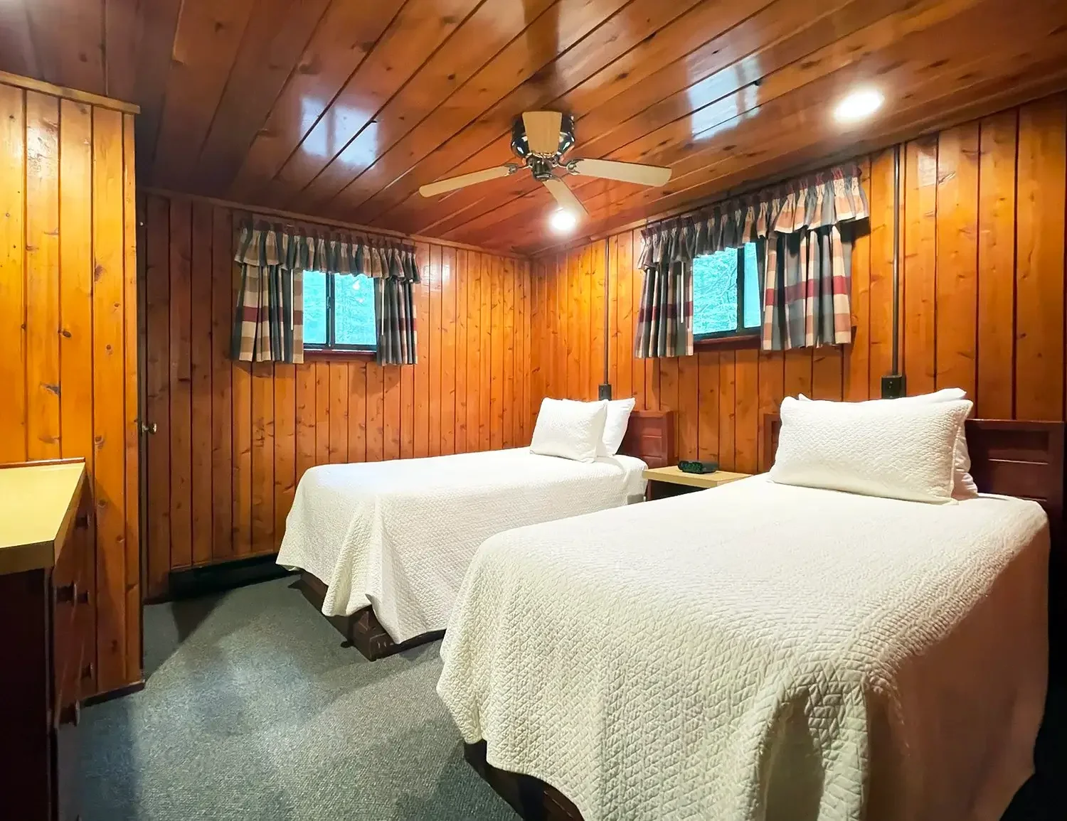7bedroom2.webp