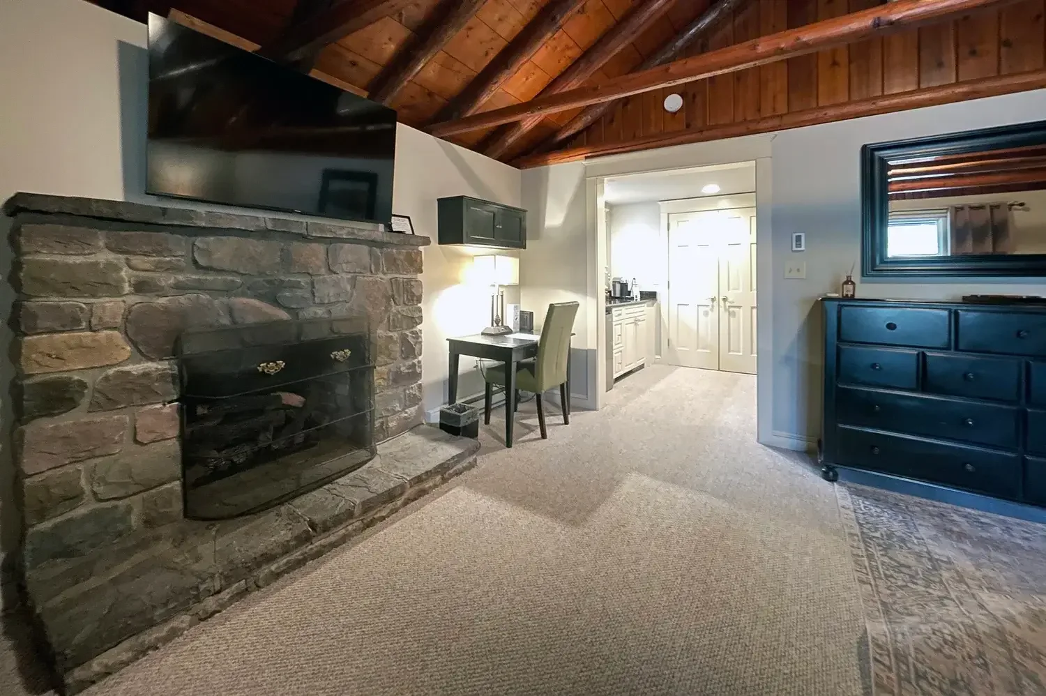 32fireplace1rennovated.webp