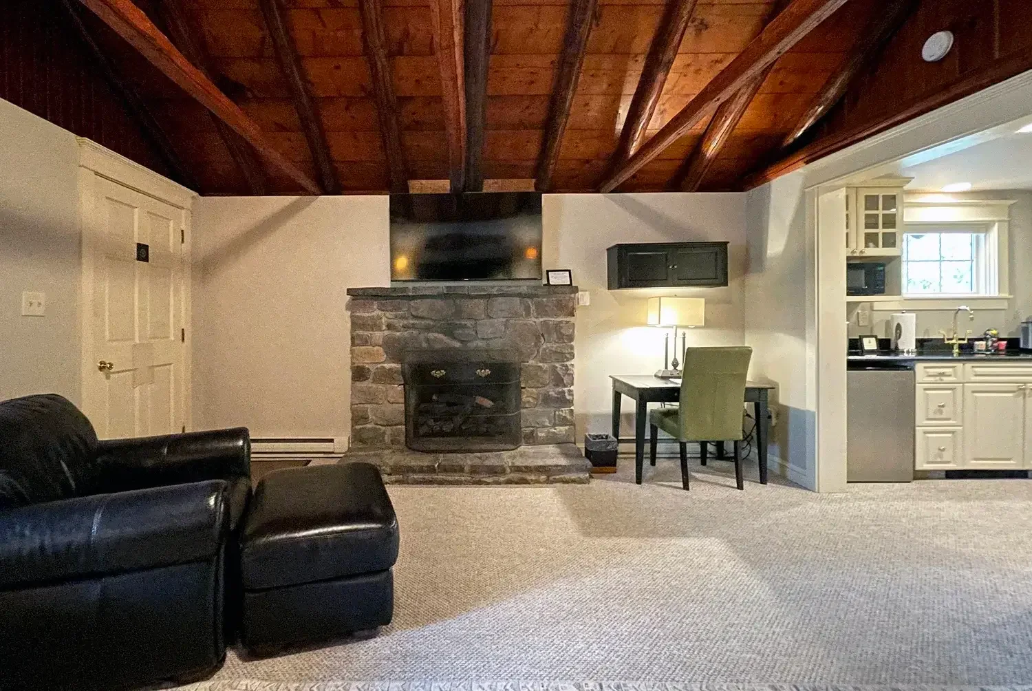 32fireplacerennovated2.webp