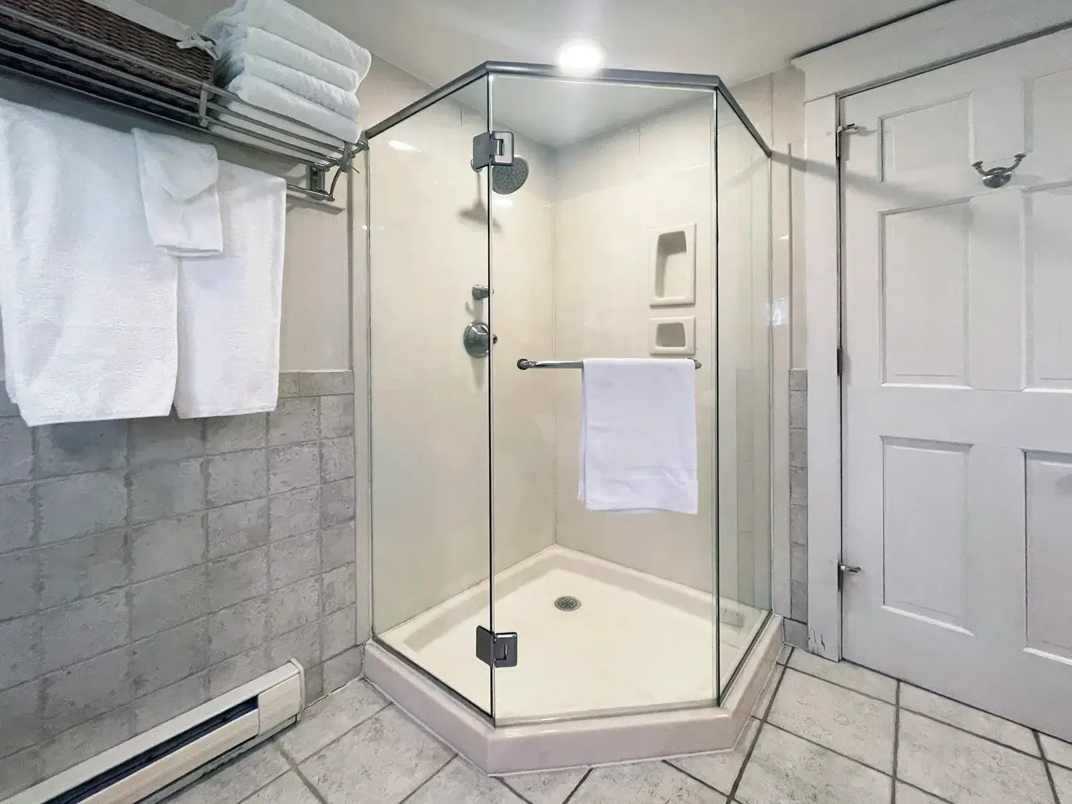 32shower.webp