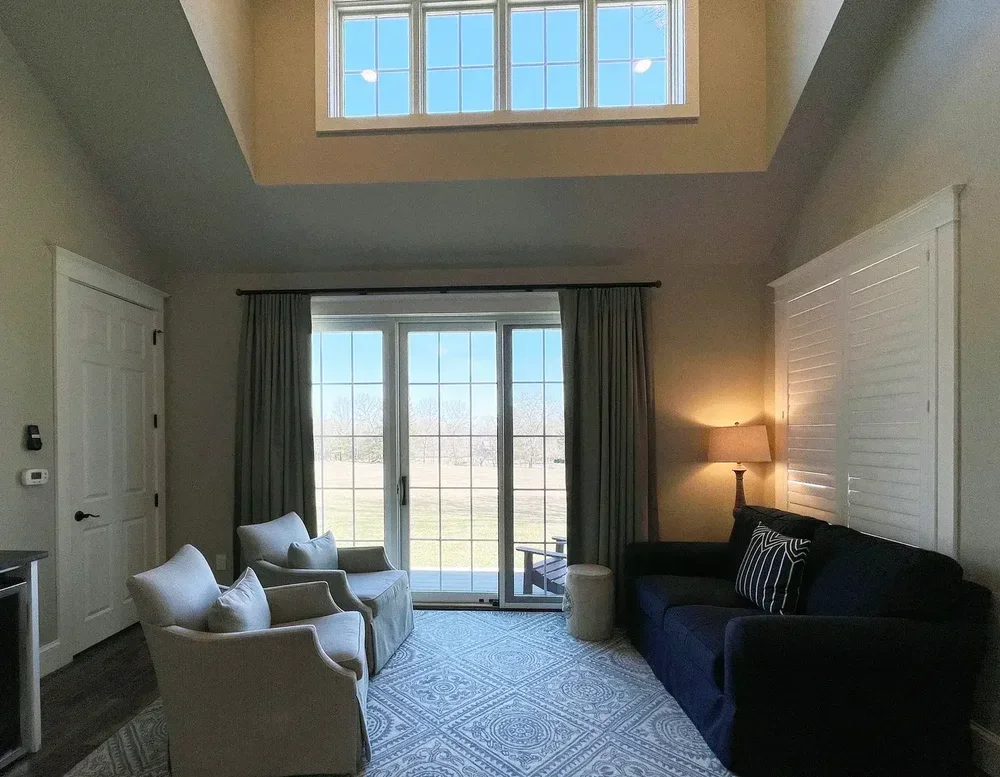 Luxury Hill Suite 10 Sitting Area