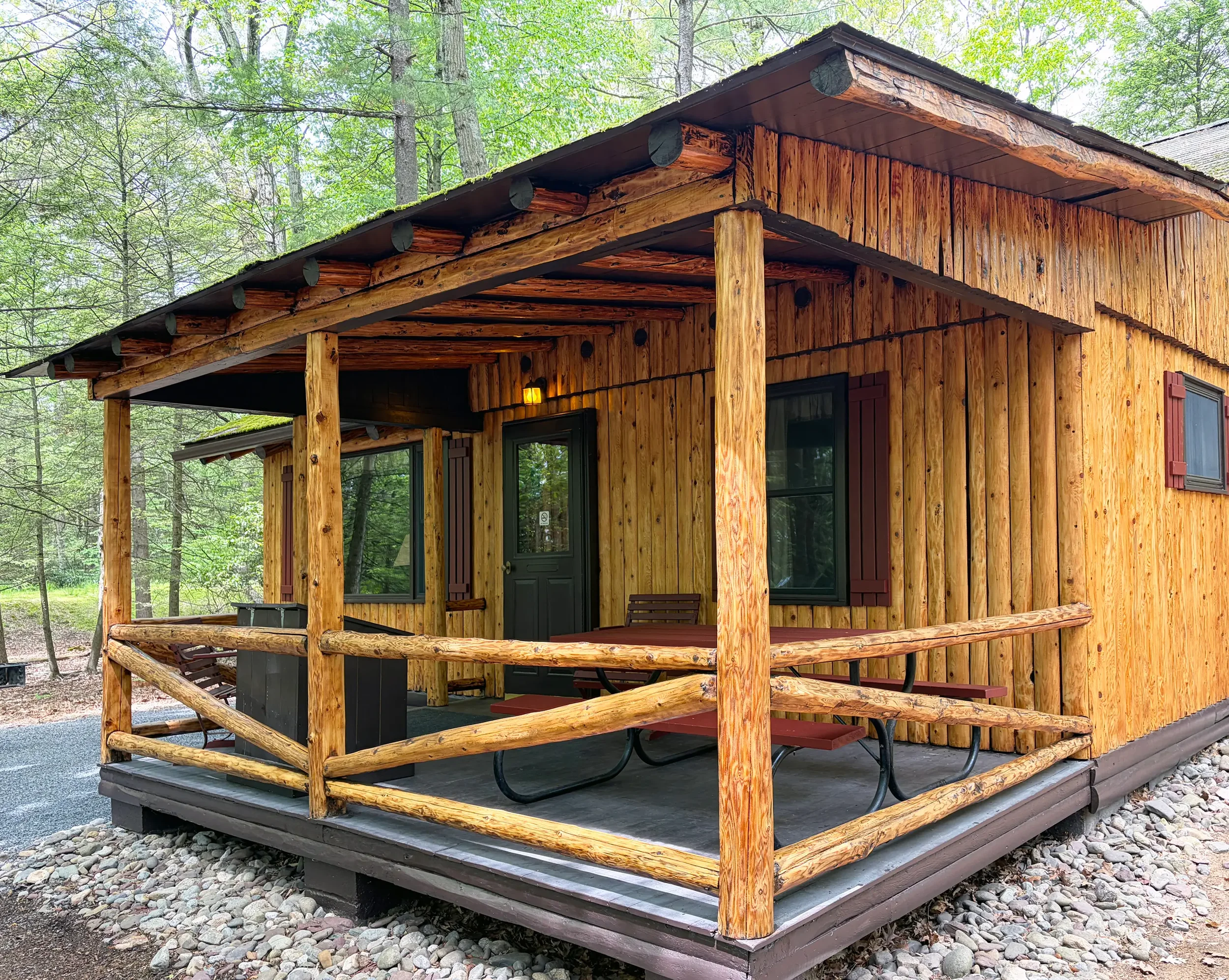 Exterior – Lakeview Cottage 27