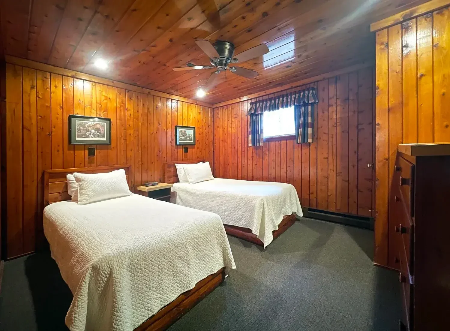 Woodside Cabin 31 Twin Bedroom