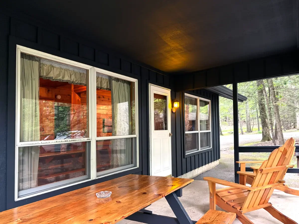 Covered Porch – Lakeview Cottage 40