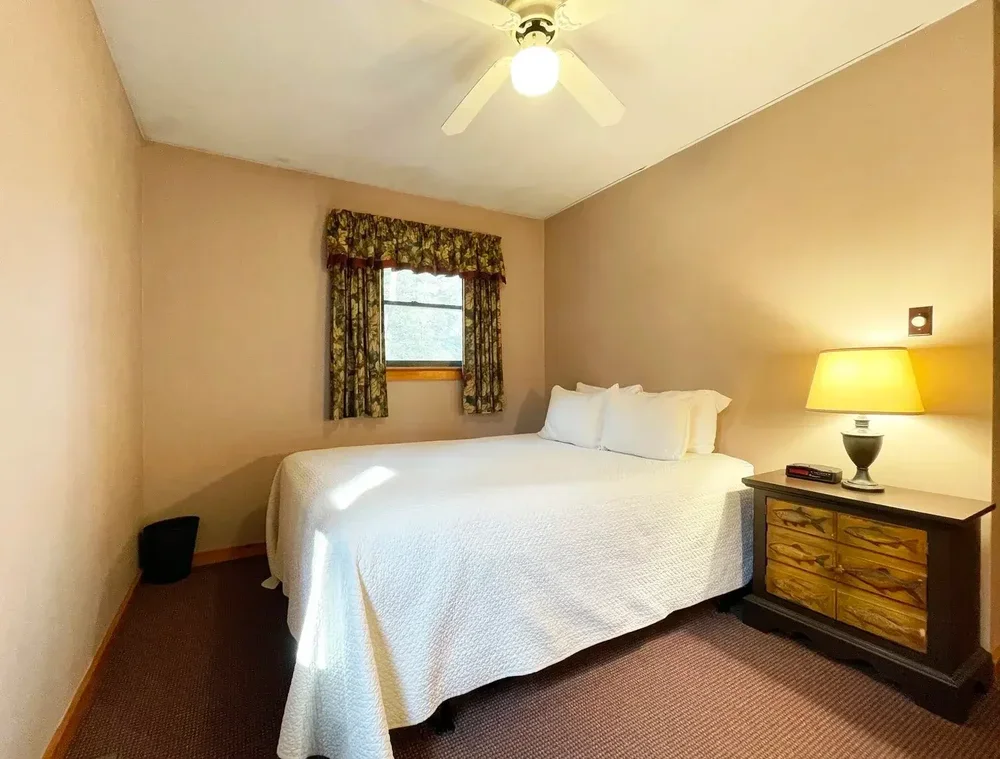 Lakeview Cottage #42 – Bedroom Three