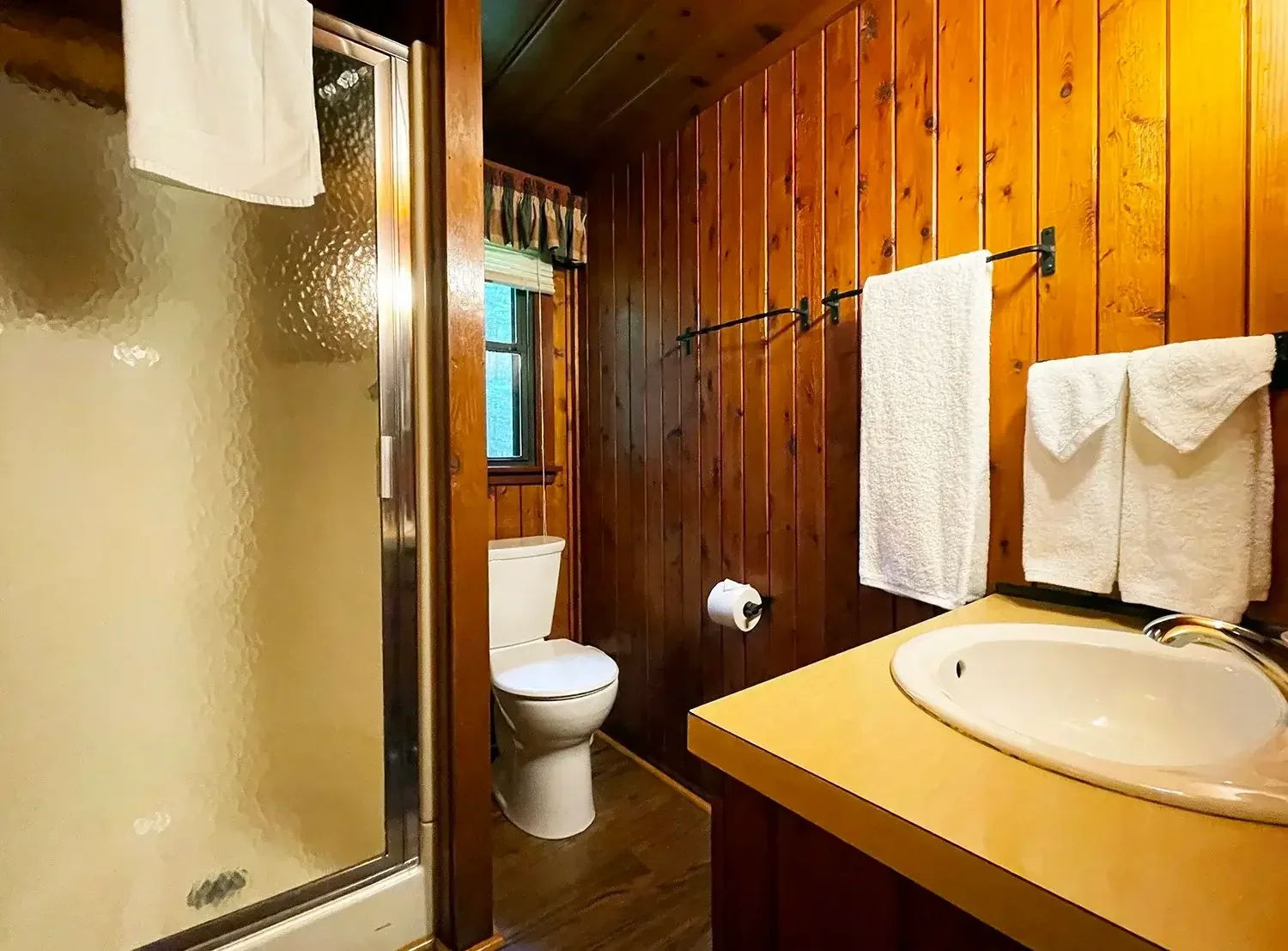 Woodside Cabin 7 Bathroom