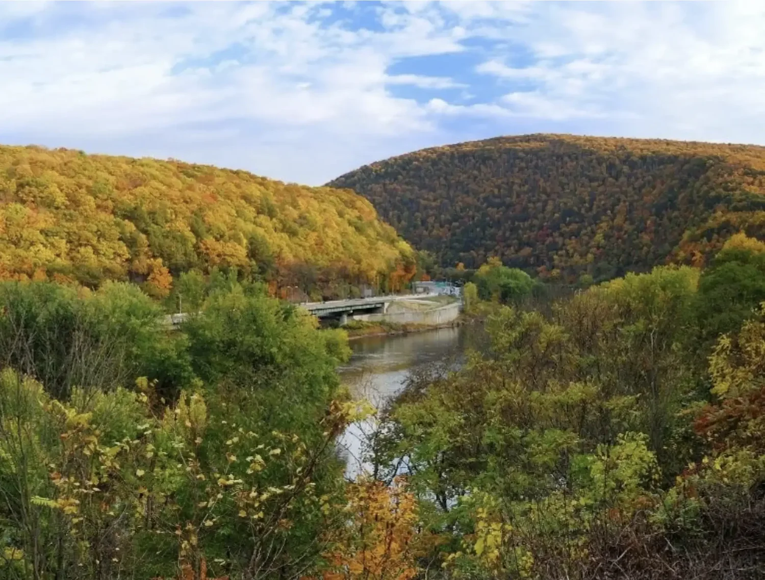 Fall landscape in the Pocono Mountains near Mountain Springs Lake Resort