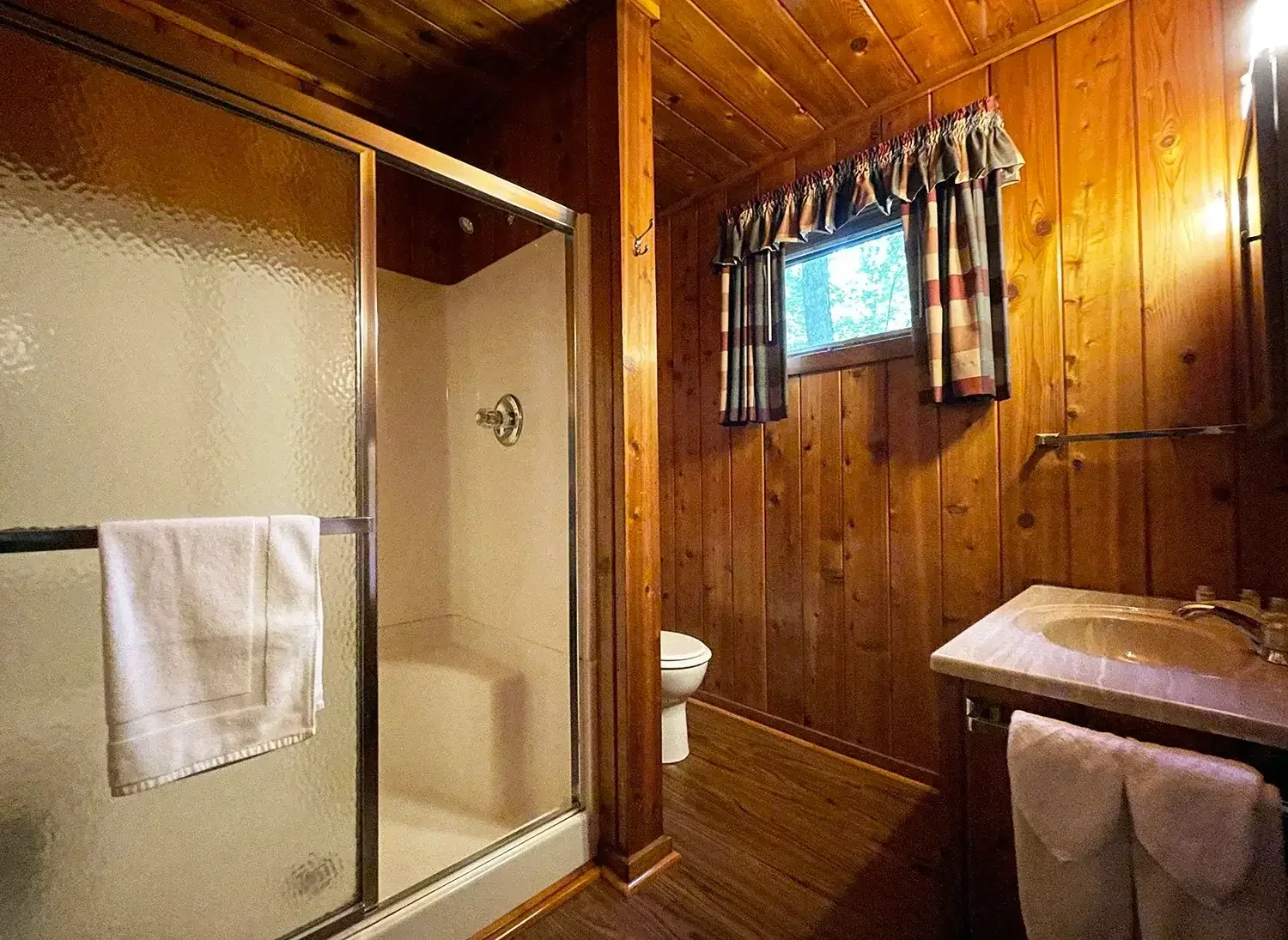 Lakeview Cottage #35 – Bathroom with Shower