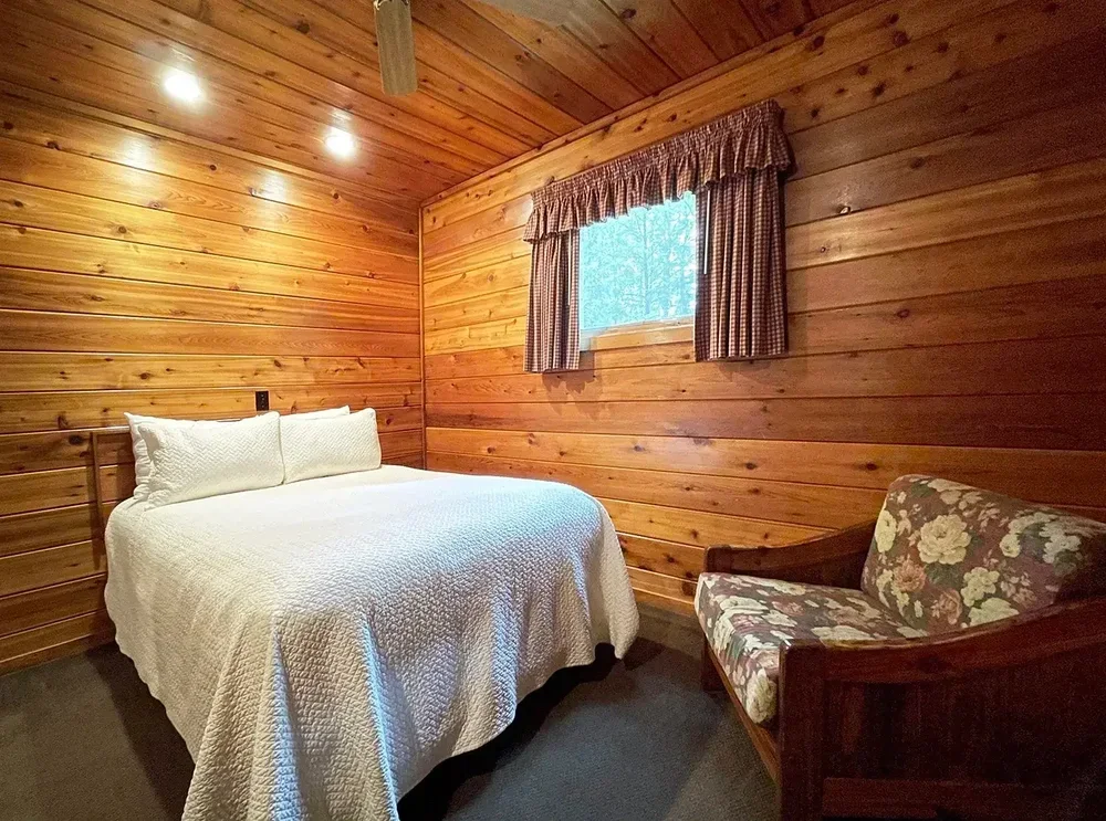 Bedroom One – Lakeview Cottage 40