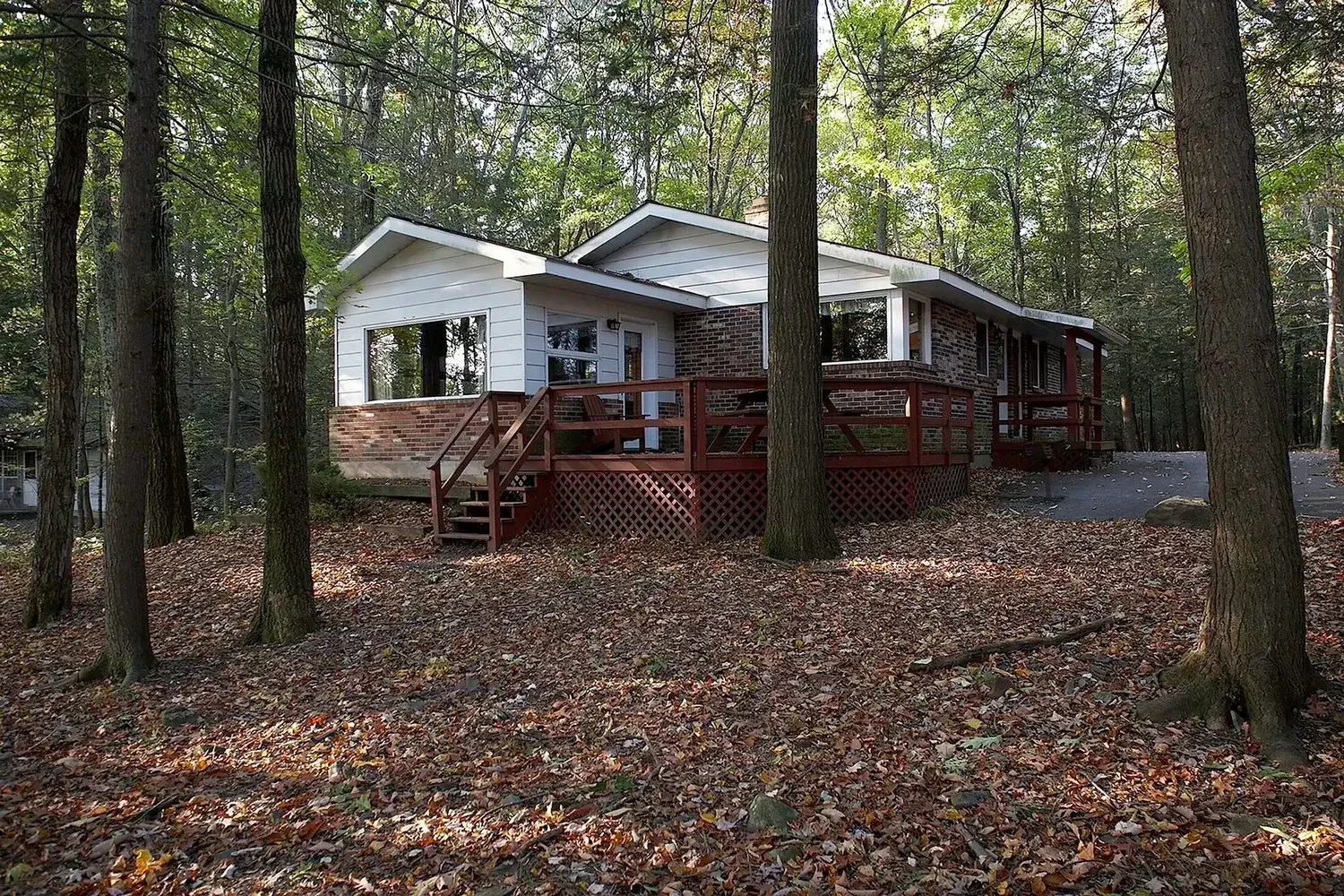 Lakeview Cottage #42 – Exterior Front