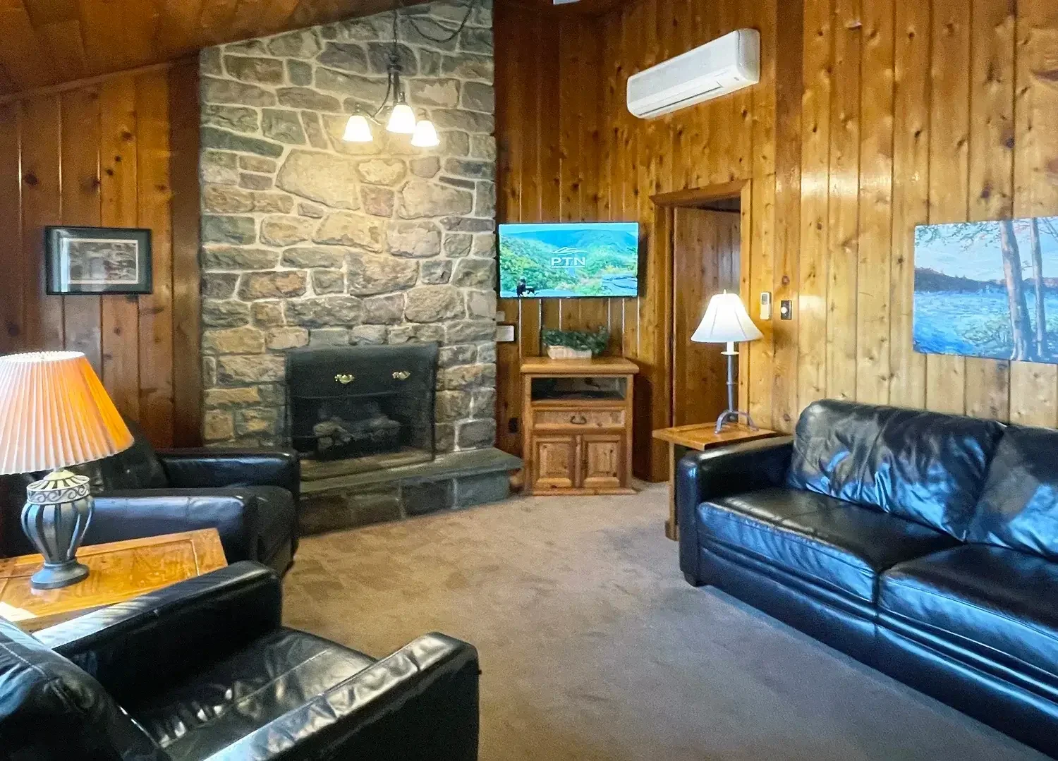Lakeview Cottage #35 – Living Room with Fireplace and TV
