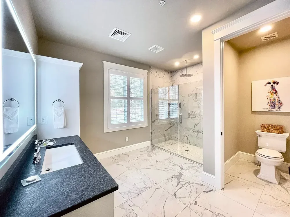 Luxury Hill Suite 8 Rainfall Shower