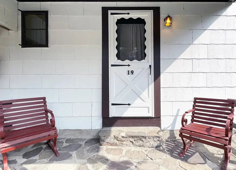 Seasonal Apartment 19 Exterior Front