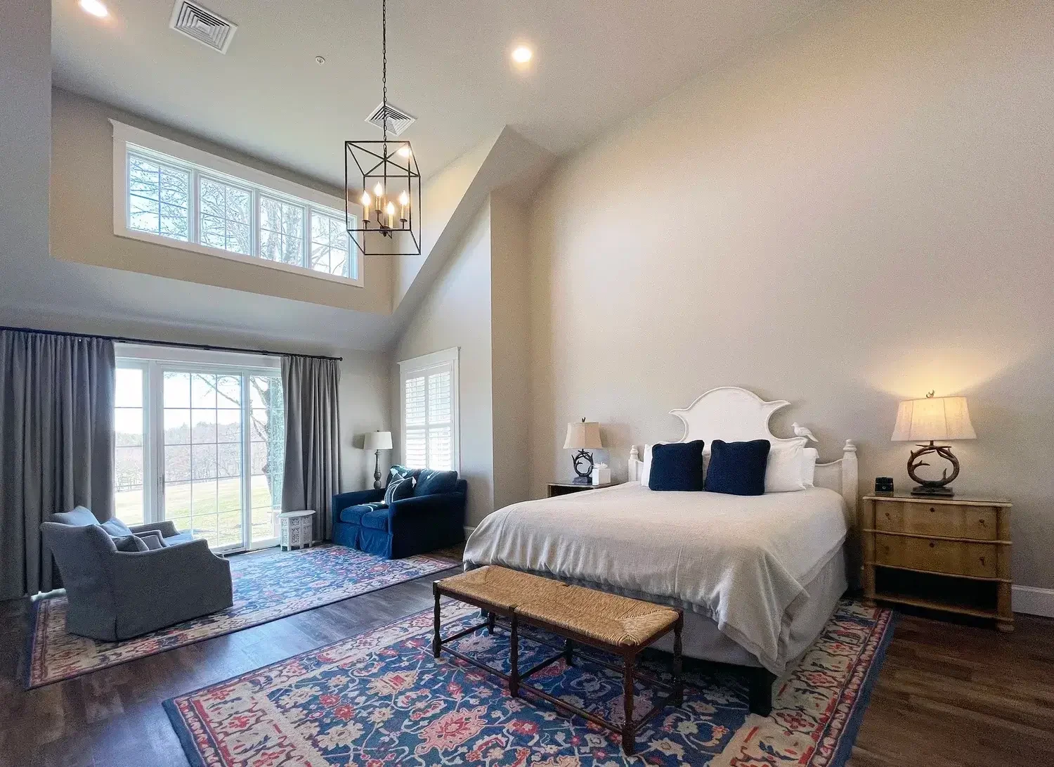 Luxury Hill Suite 14 Bedroom with Vaulted Ceiling