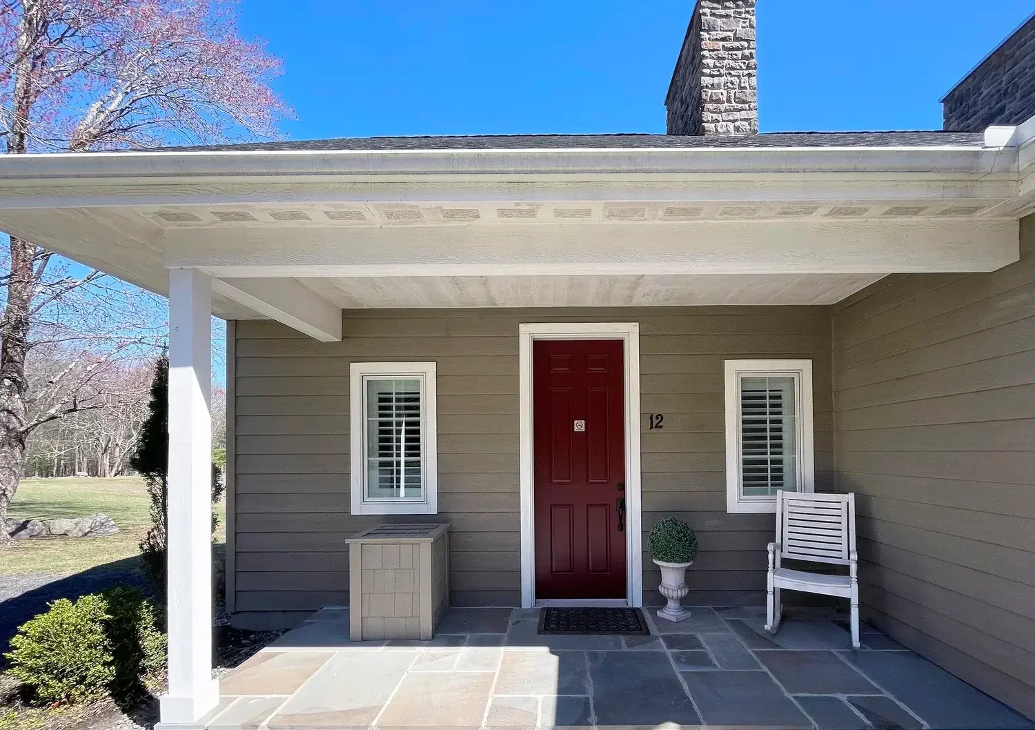 Luxury Hill Suite 12 Front Porch Entry