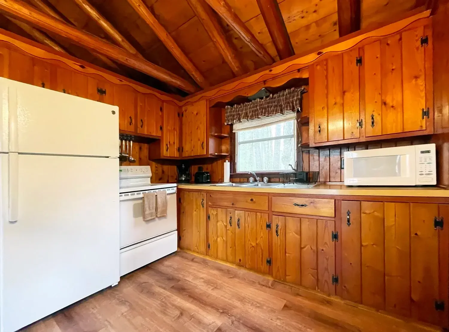 Woodside Cabin 30 Kitchen