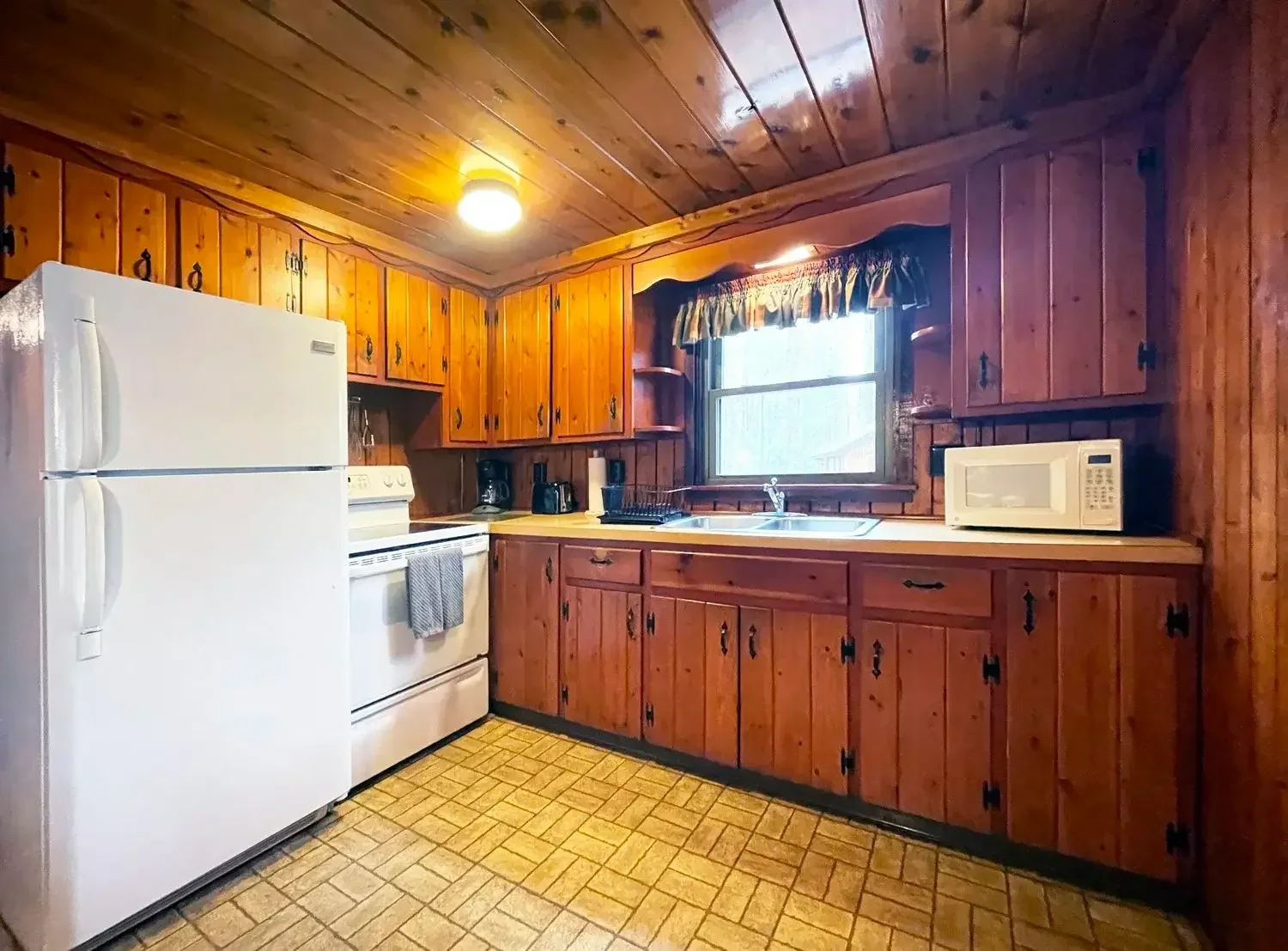 Woodside Cabin 31 Kitchen