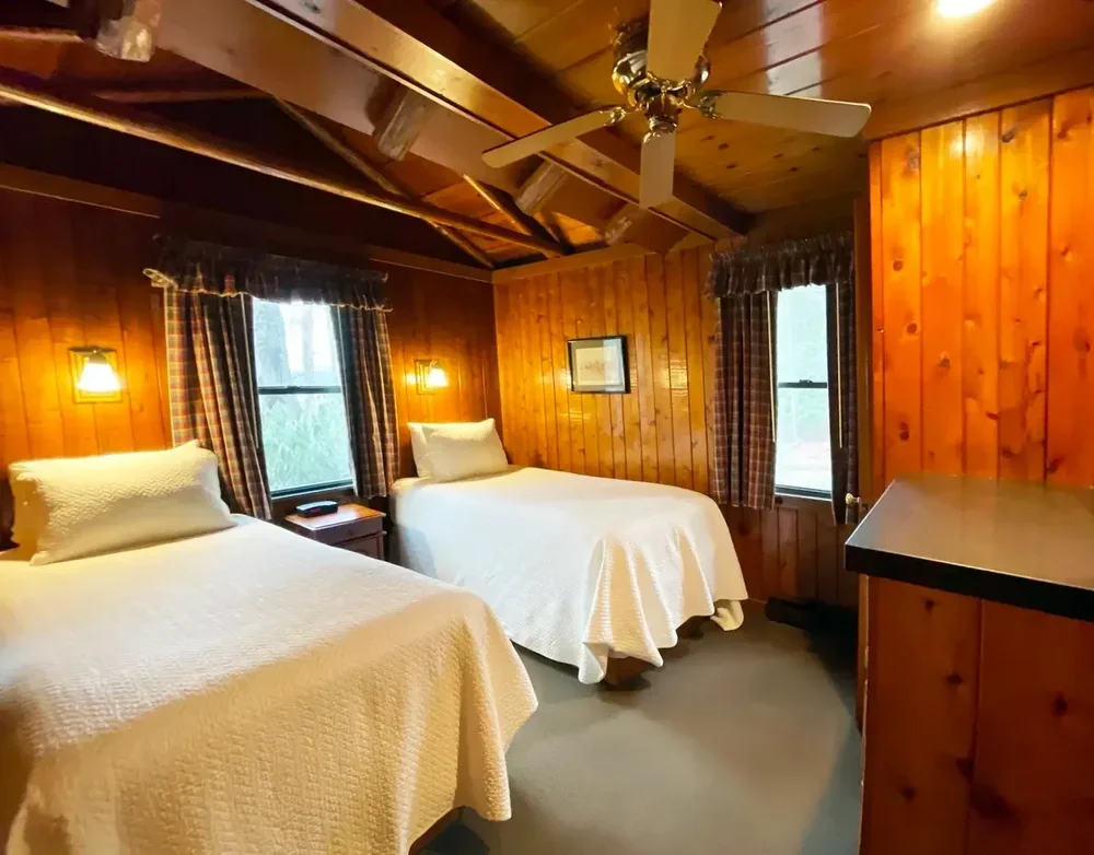 Lakeview Cabin #25 – Twin Bedroom 1
