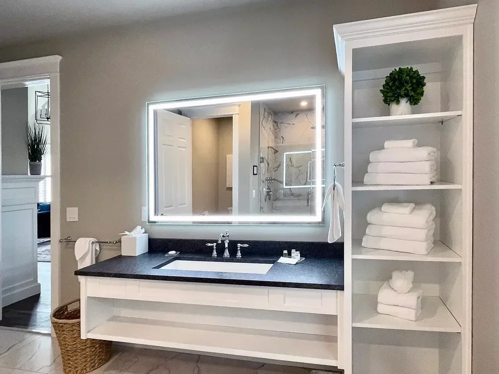 Luxury Hill Suite 8 Vanity and Lighted Mirror