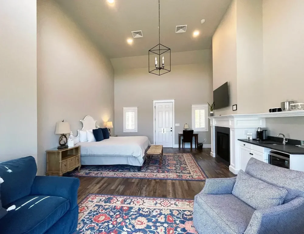 Hill Suite 14 ADA-accessible king suite