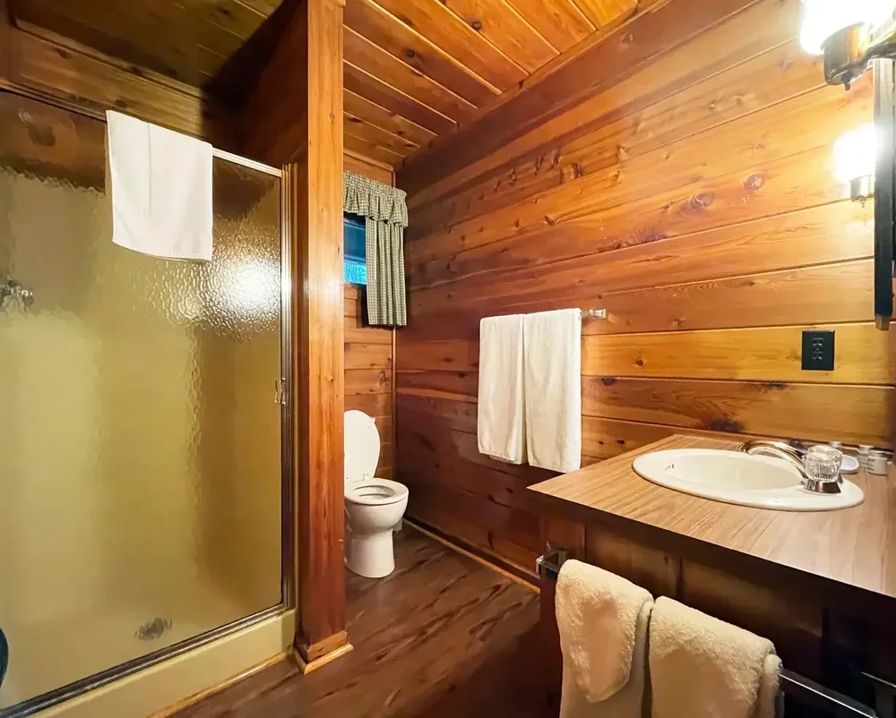 Bathroom – Lakeview Cottage 39