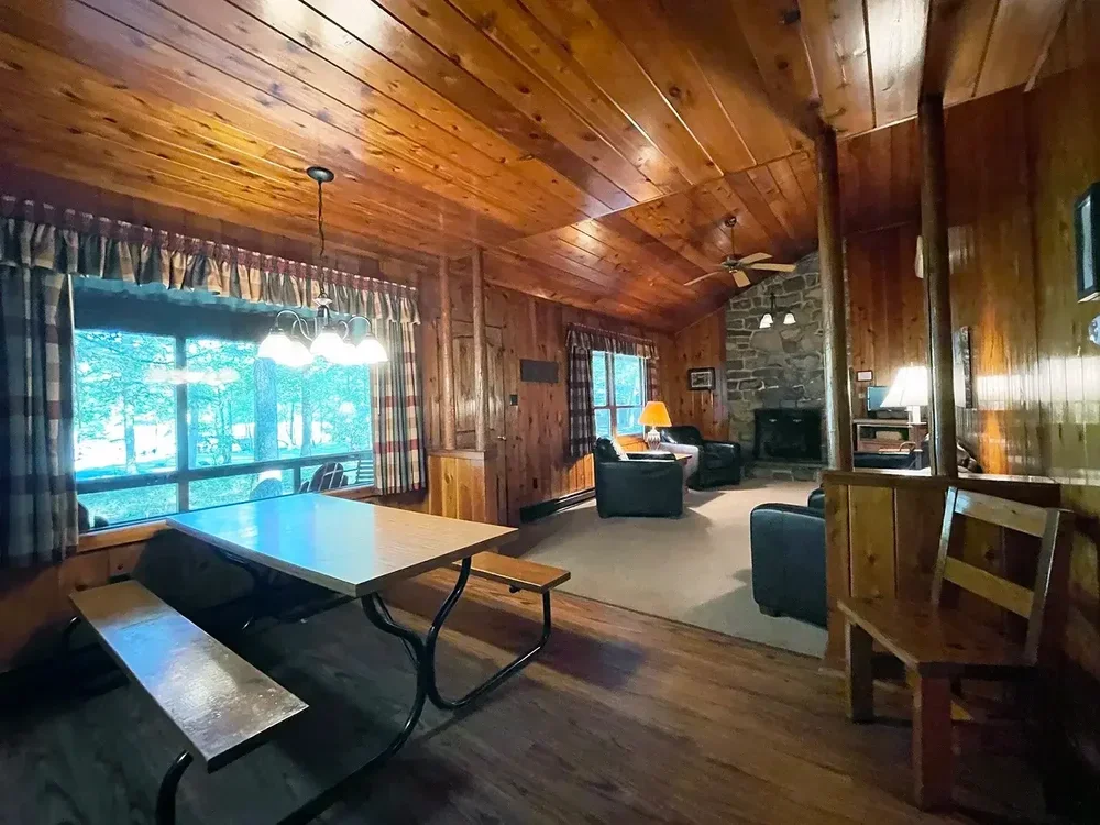 Lakeview Cottage #35 – Dining Area