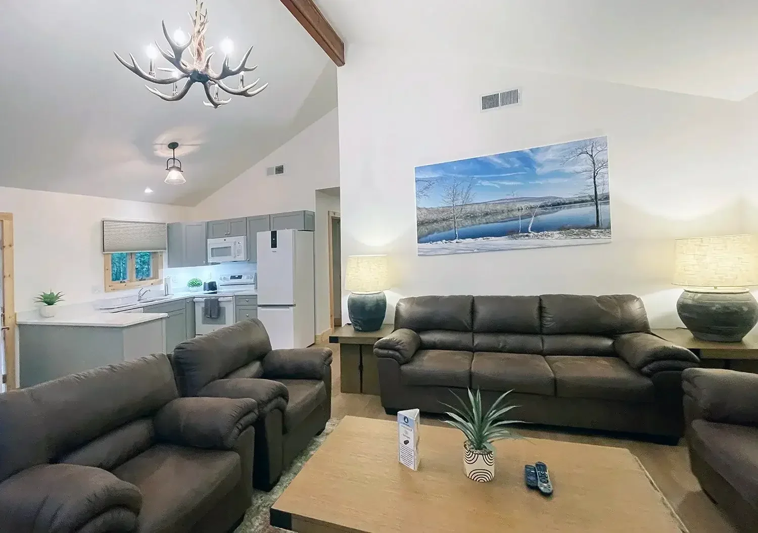 Lakeview Cottage #38 – Living Room