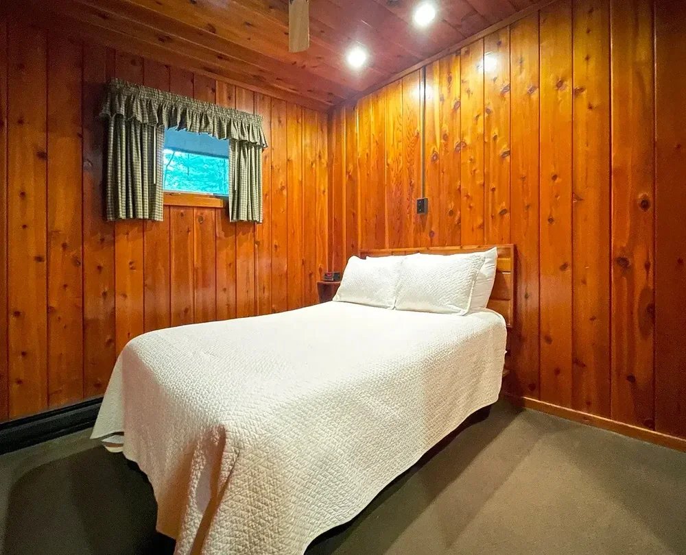 Lakeview Cottage #36 – Bedroom Three